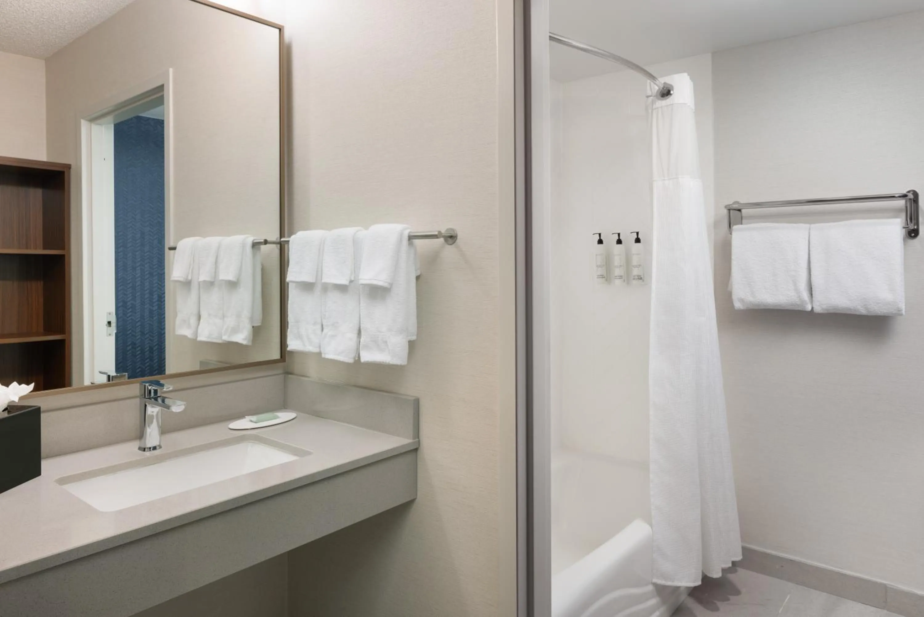 Bathroom in Fairfield Inn & Suites Jacksonville Airport