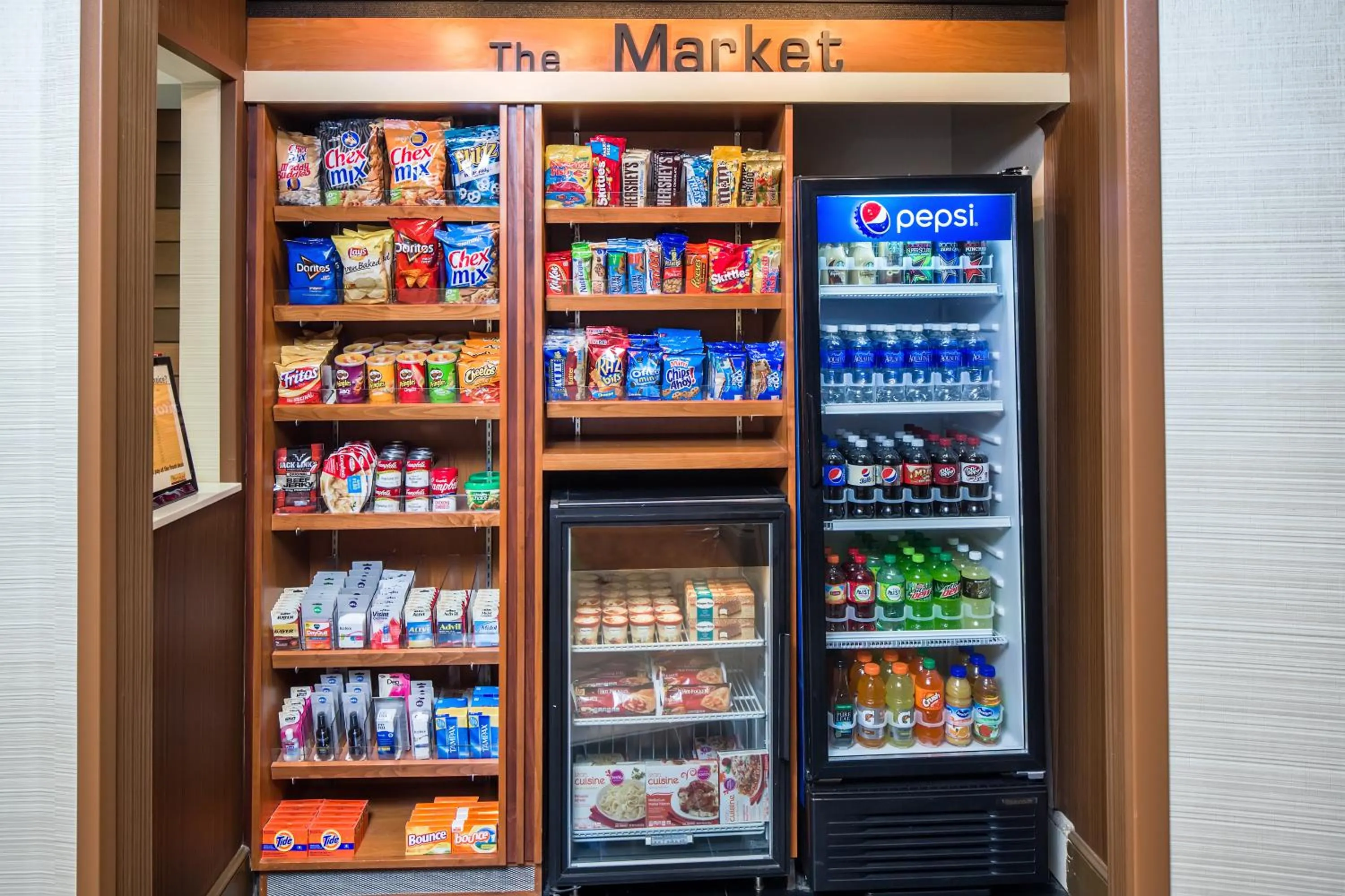 Restaurant/places to eat in Fairfield Inn & Suites Jacksonville Airport