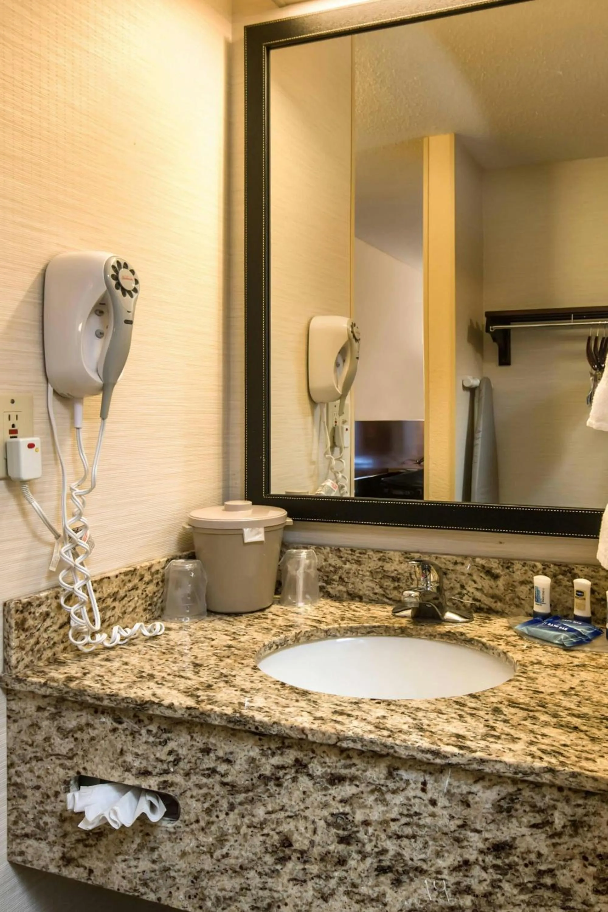 Bathroom in Fairfield Inn & Suites Jacksonville Airport