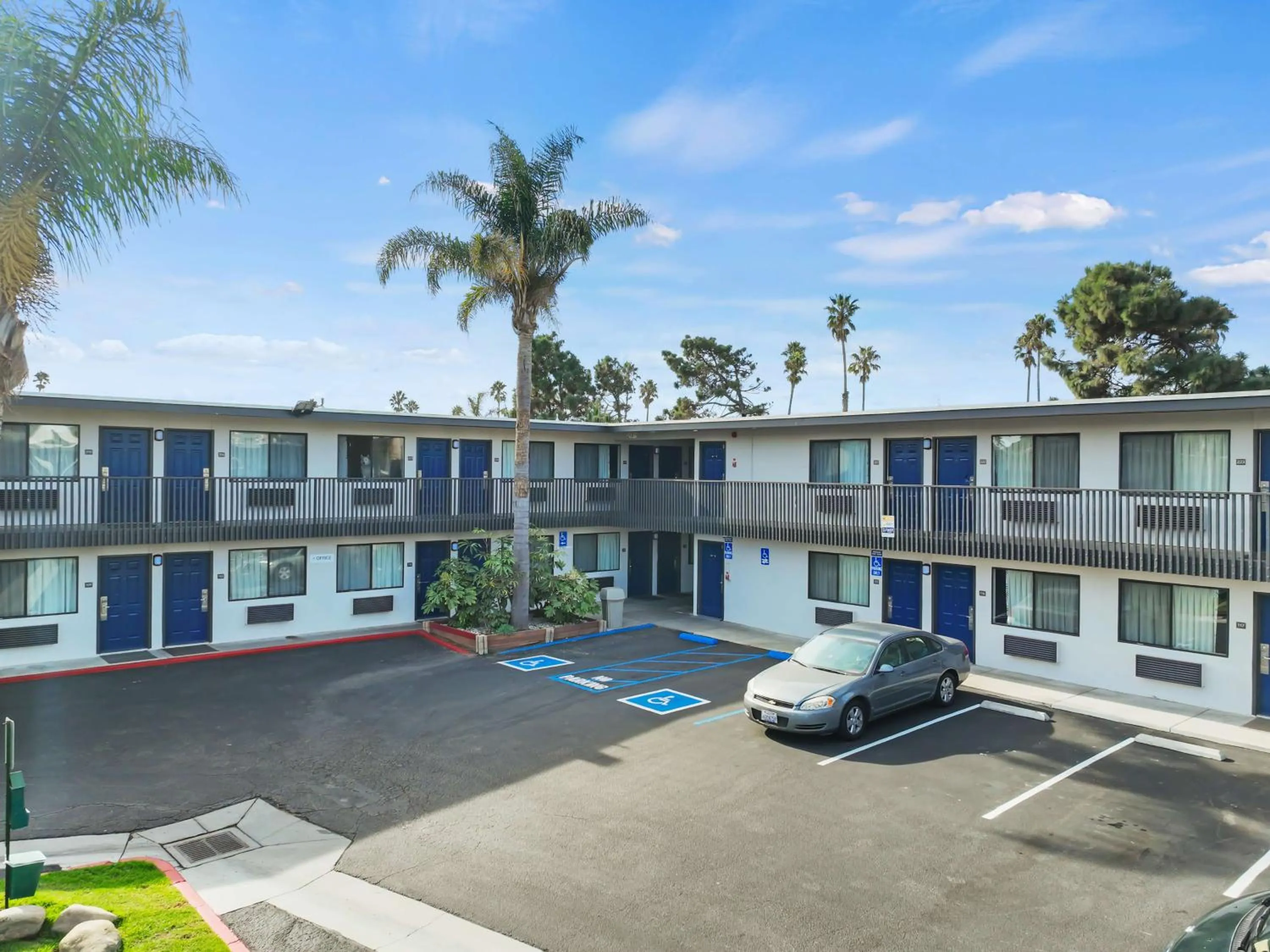 Property building in Motel 6-Ventura, CA - Beach