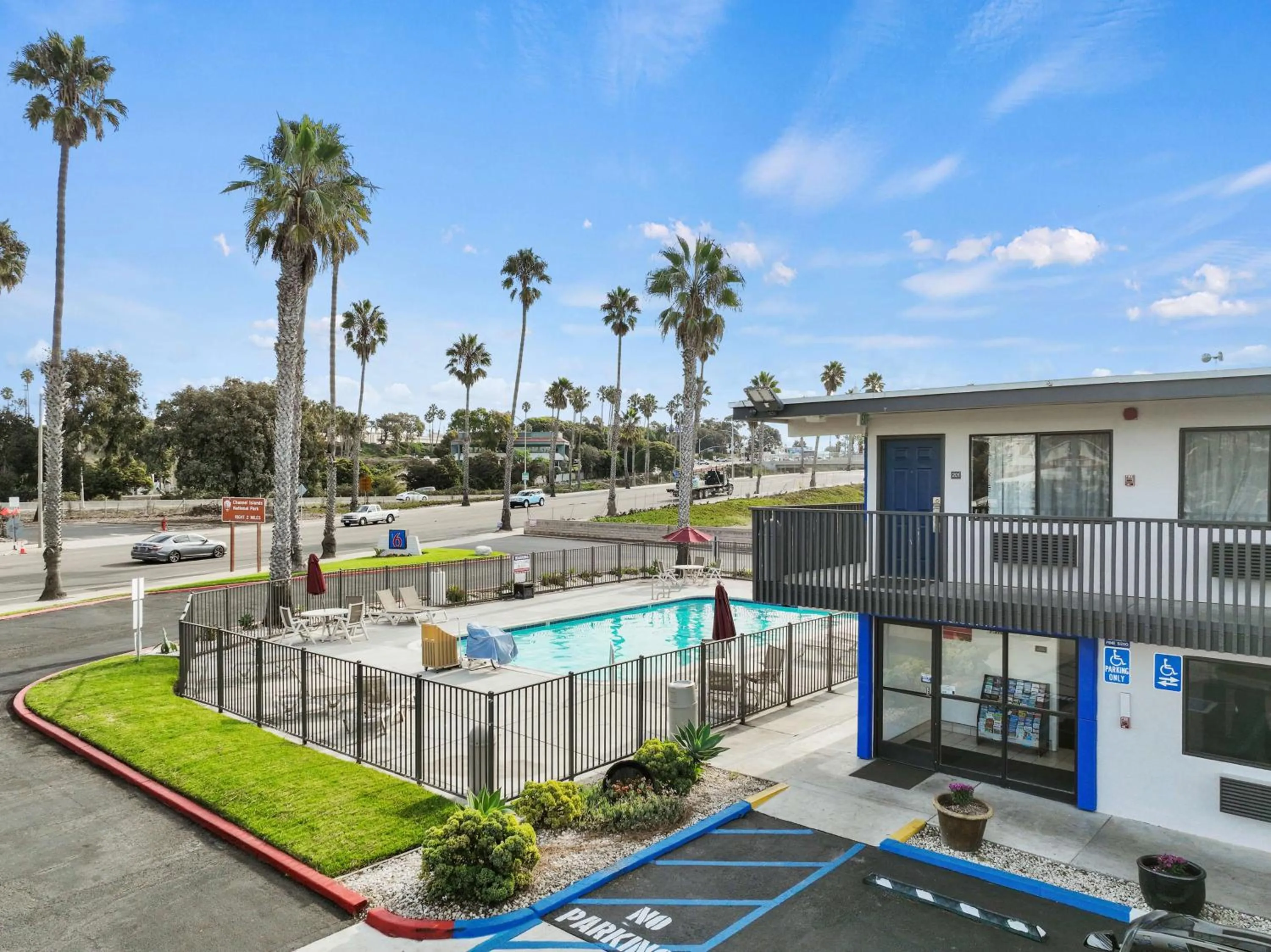 Property building in Motel 6-Ventura, CA - Beach