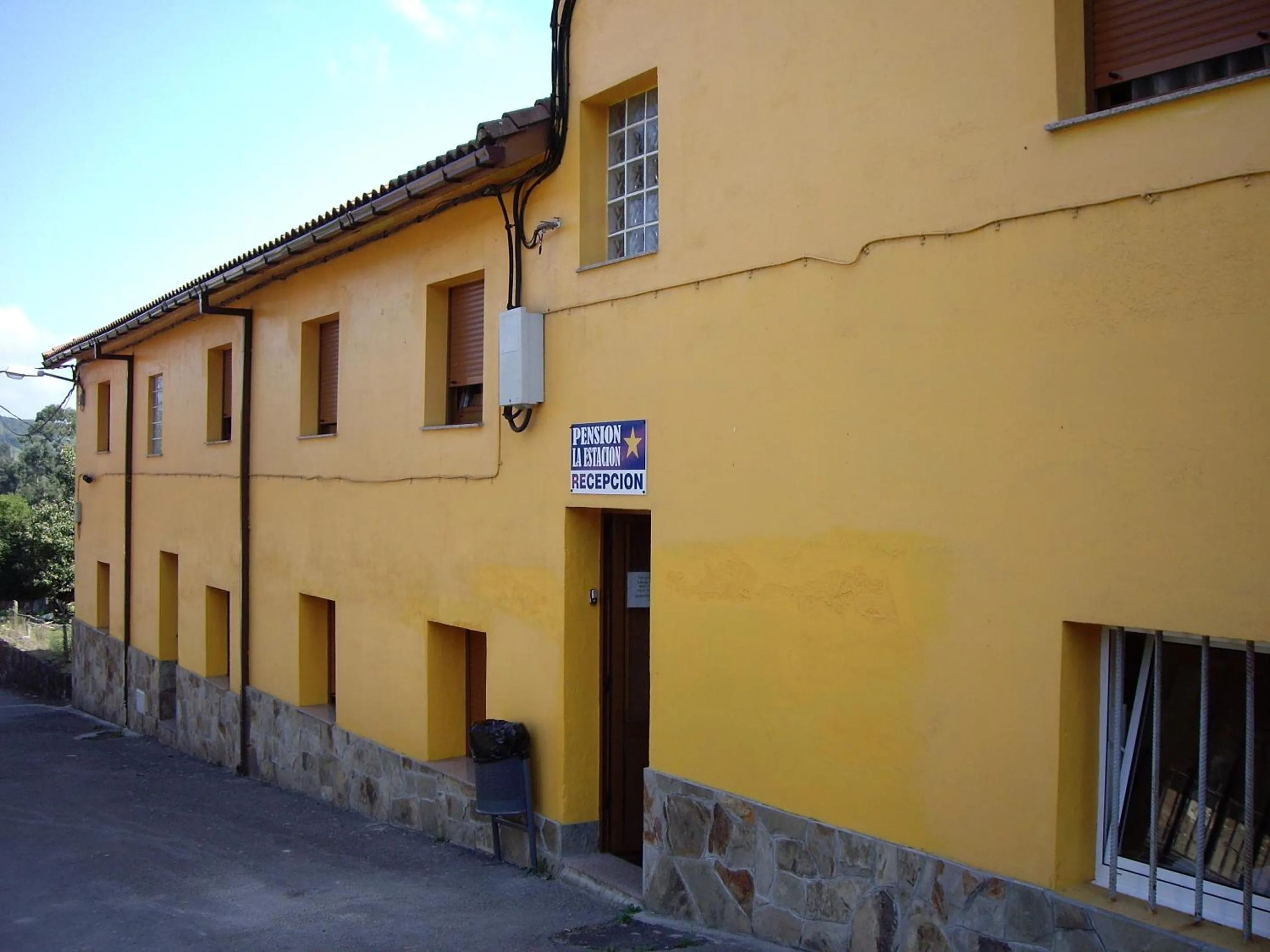 Facade/entrance in Pensión la Estación