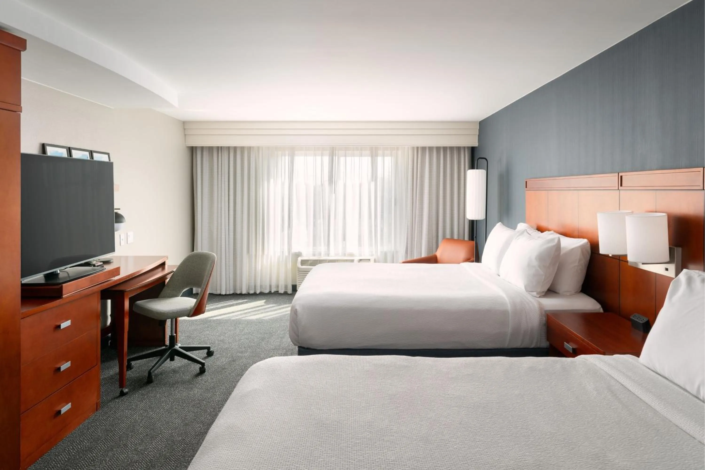 Photo of the whole room, Bed in Courtyard Jacksonville Orange Park