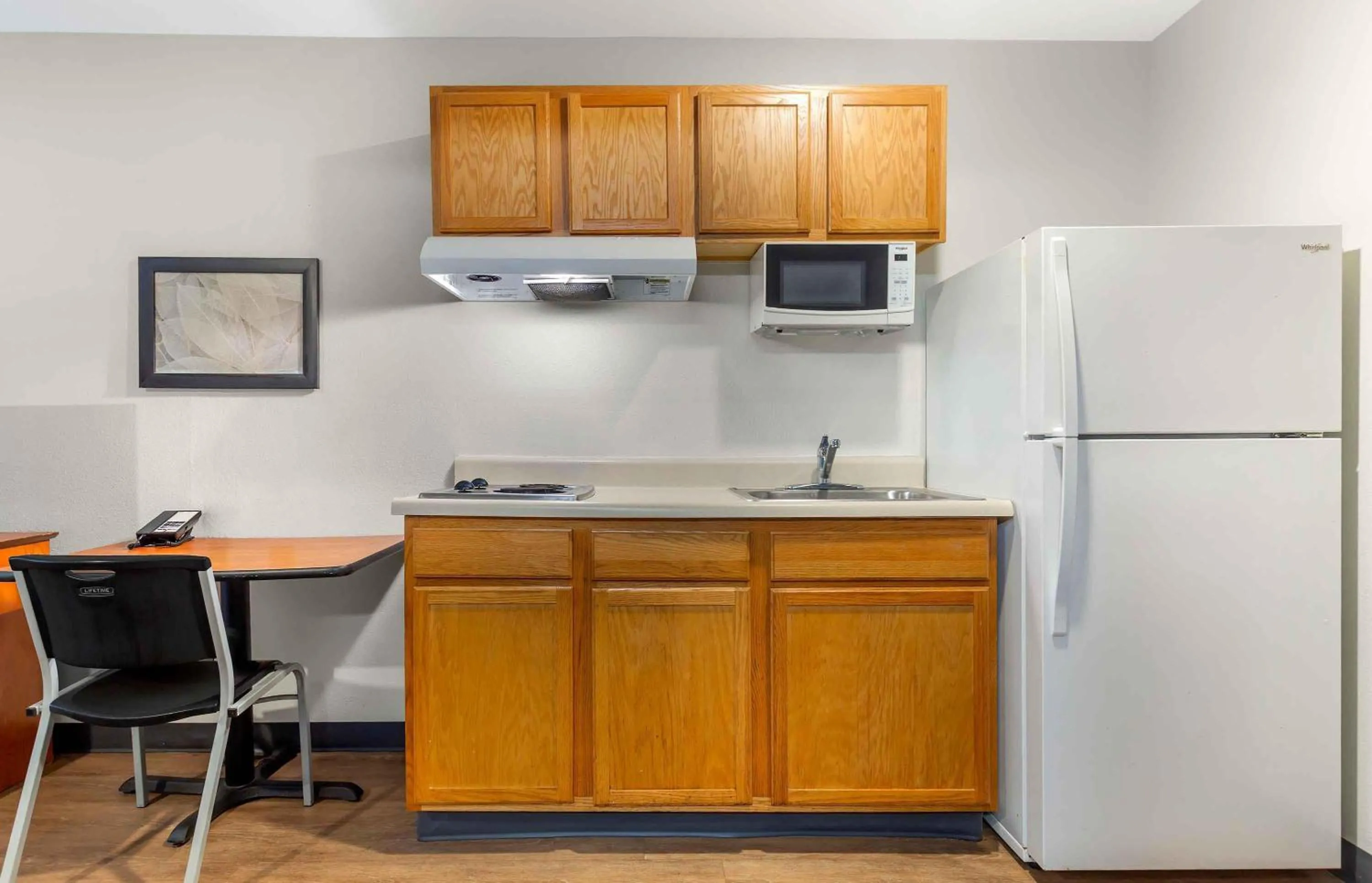 Kitchen or kitchenette in Extended Stay America Select Suites - Fort Myers