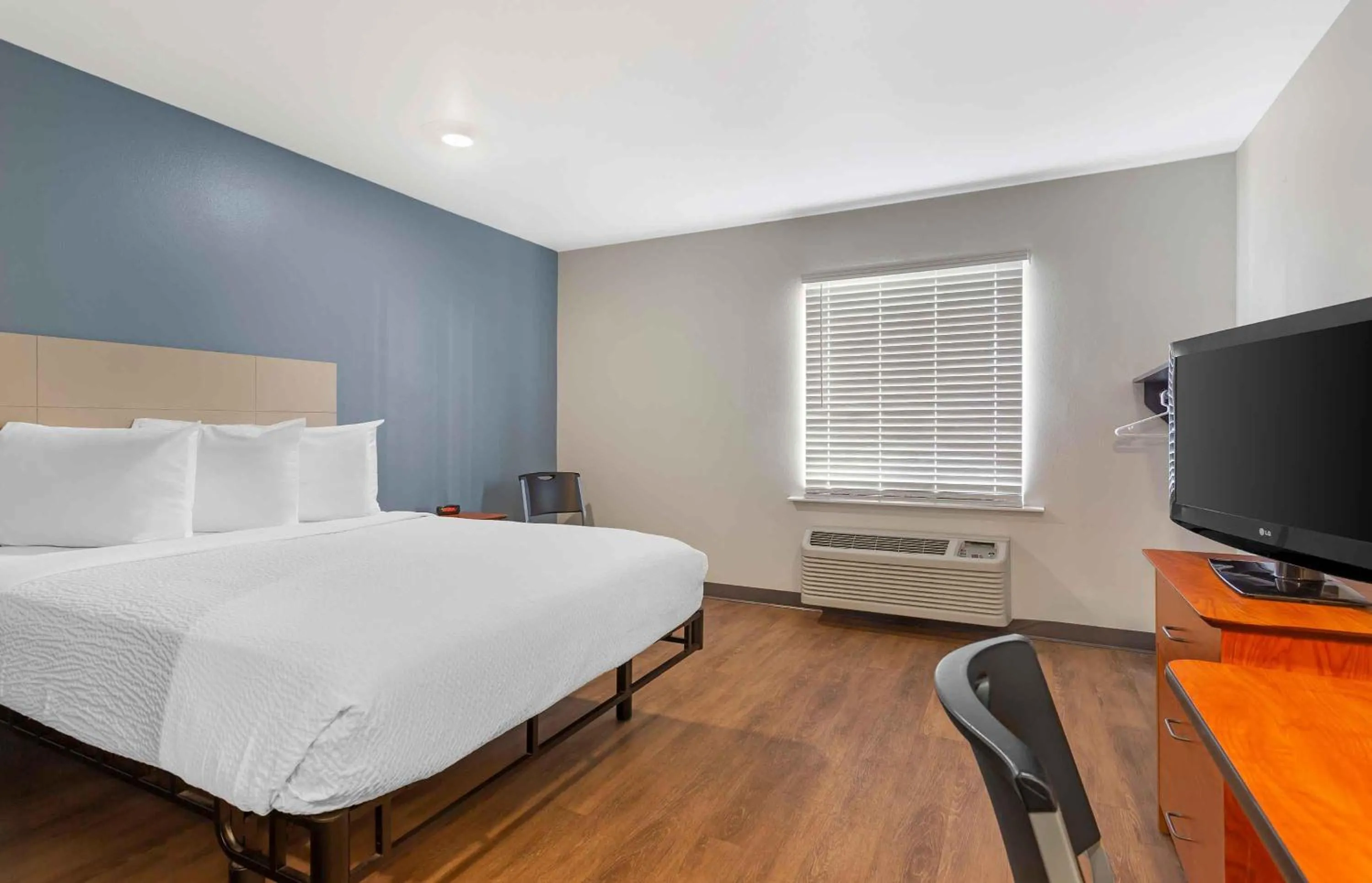 Bedroom, Bed in Extended Stay America Select Suites - Fort Myers