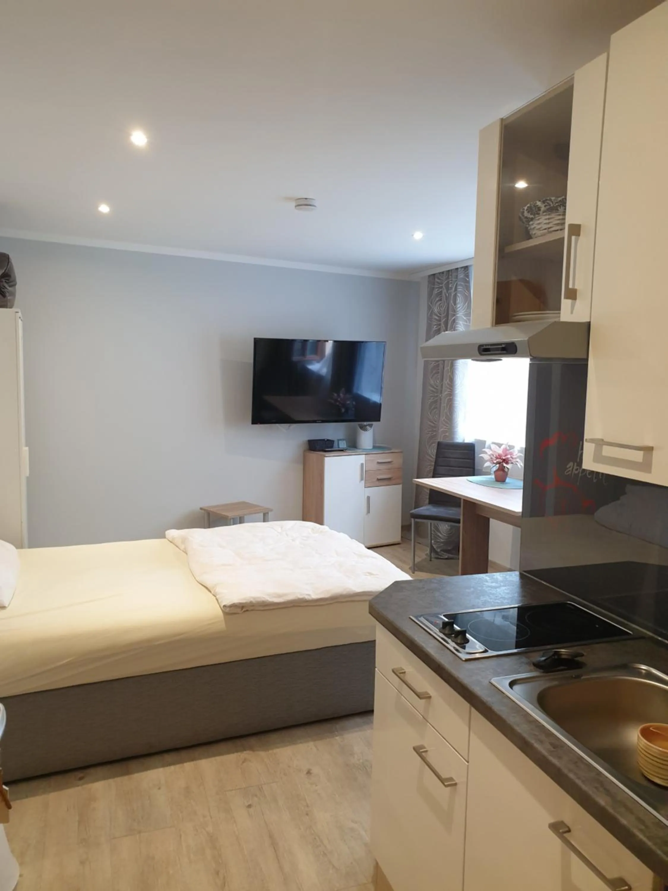 Bed in Hausner`s Hotel- Studio Apartments