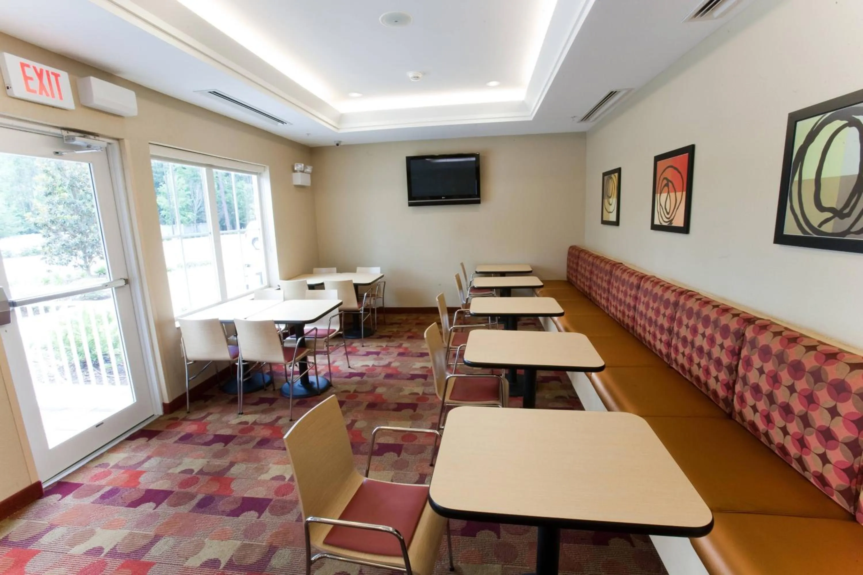 Breakfast in TownePlace Suites Jacksonville Butler Boulevard