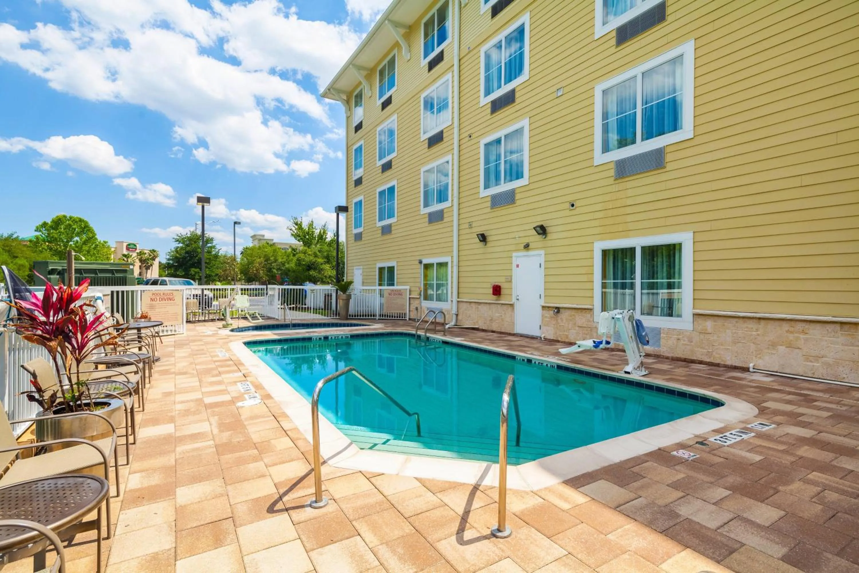 Property building in TownePlace Suites Jacksonville Butler Boulevard