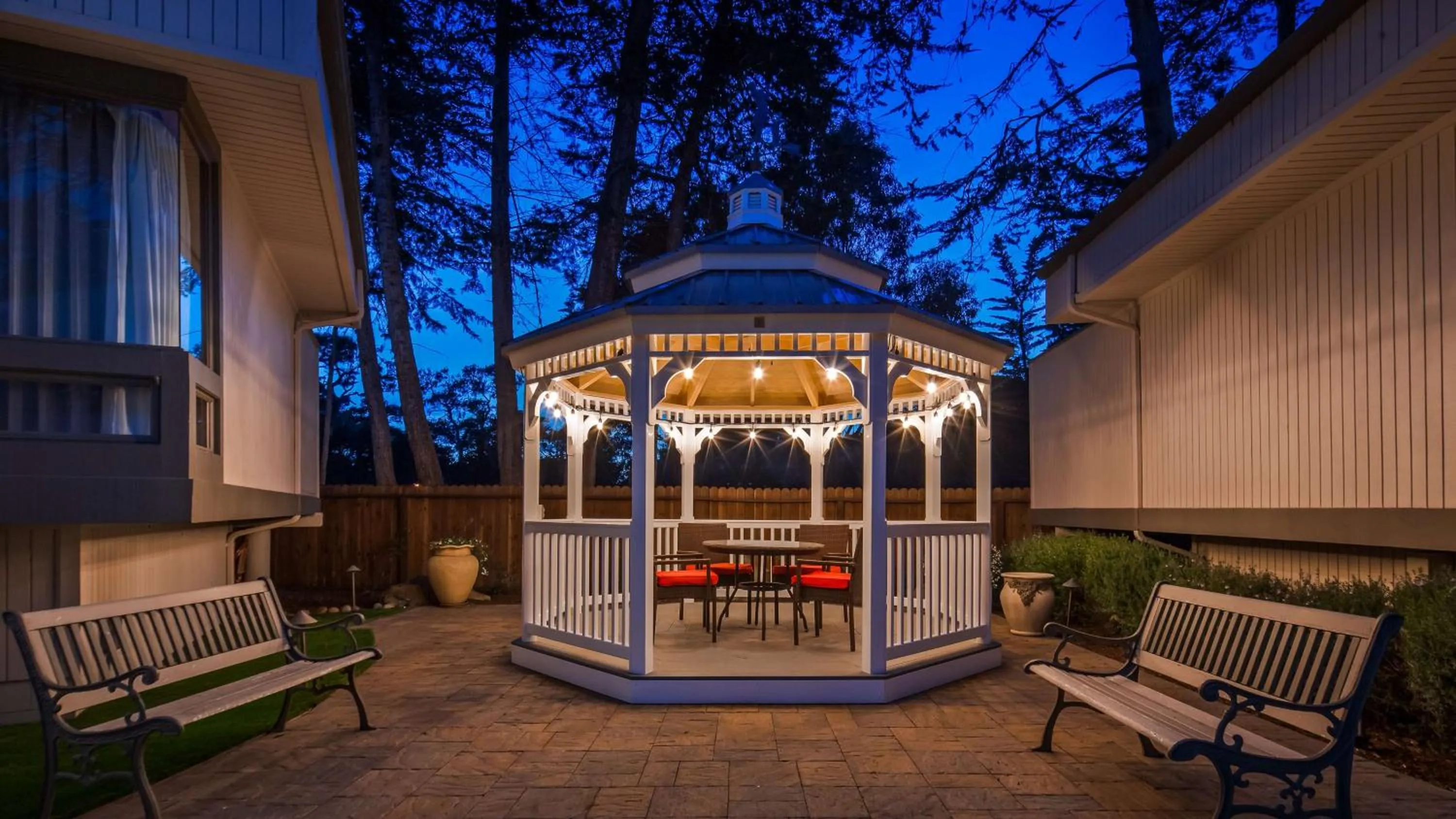 Property building in Best Western The Inn & Suites Pacific Grove