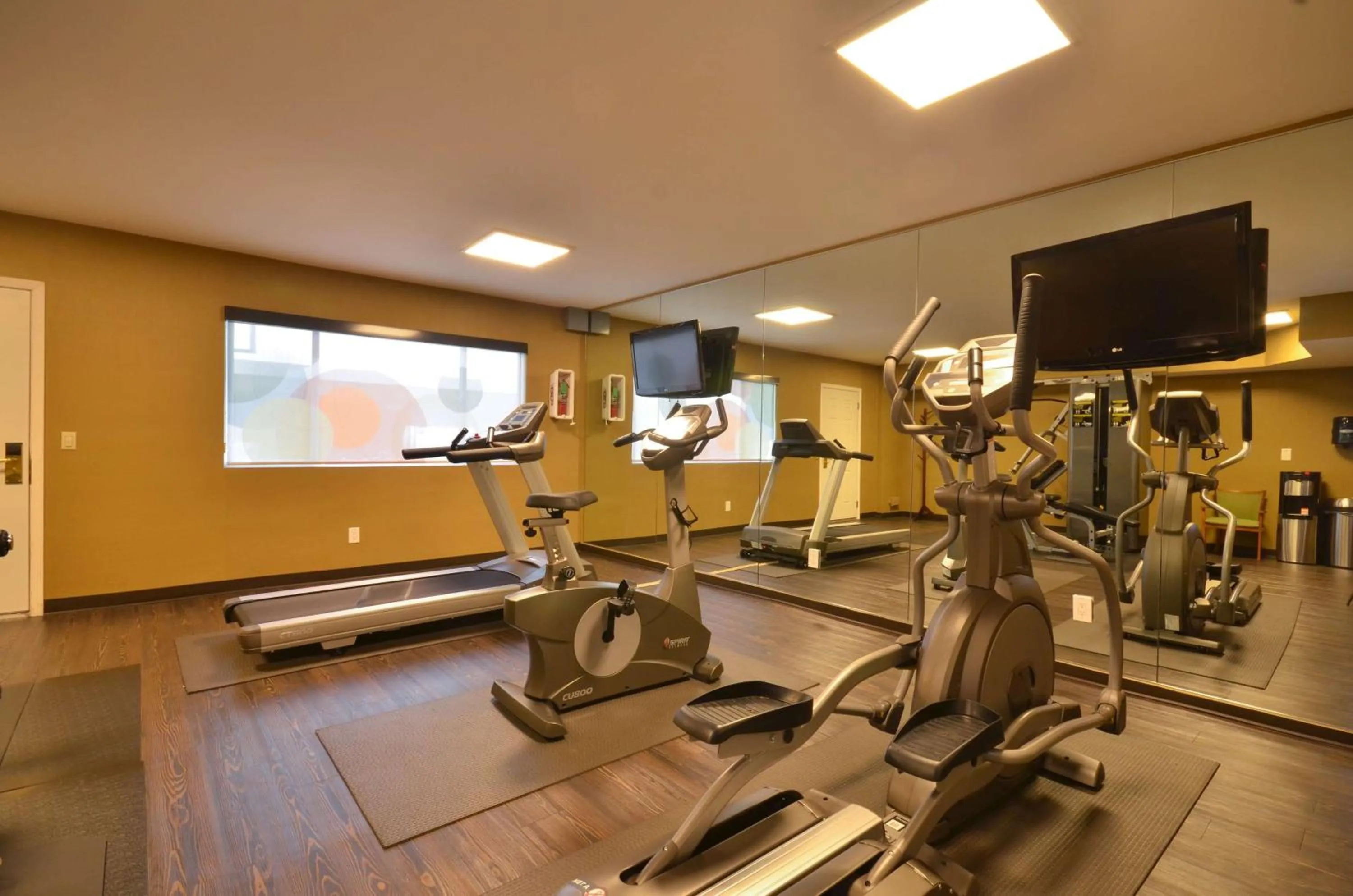 Fitness centre/facilities in Best Western The Inn & Suites Pacific Grove