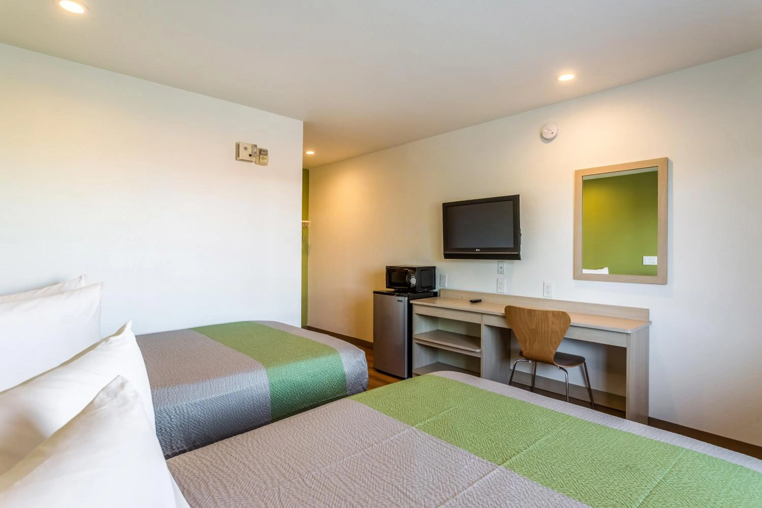 Bedroom, Bed in Motel 6-Needles, CA