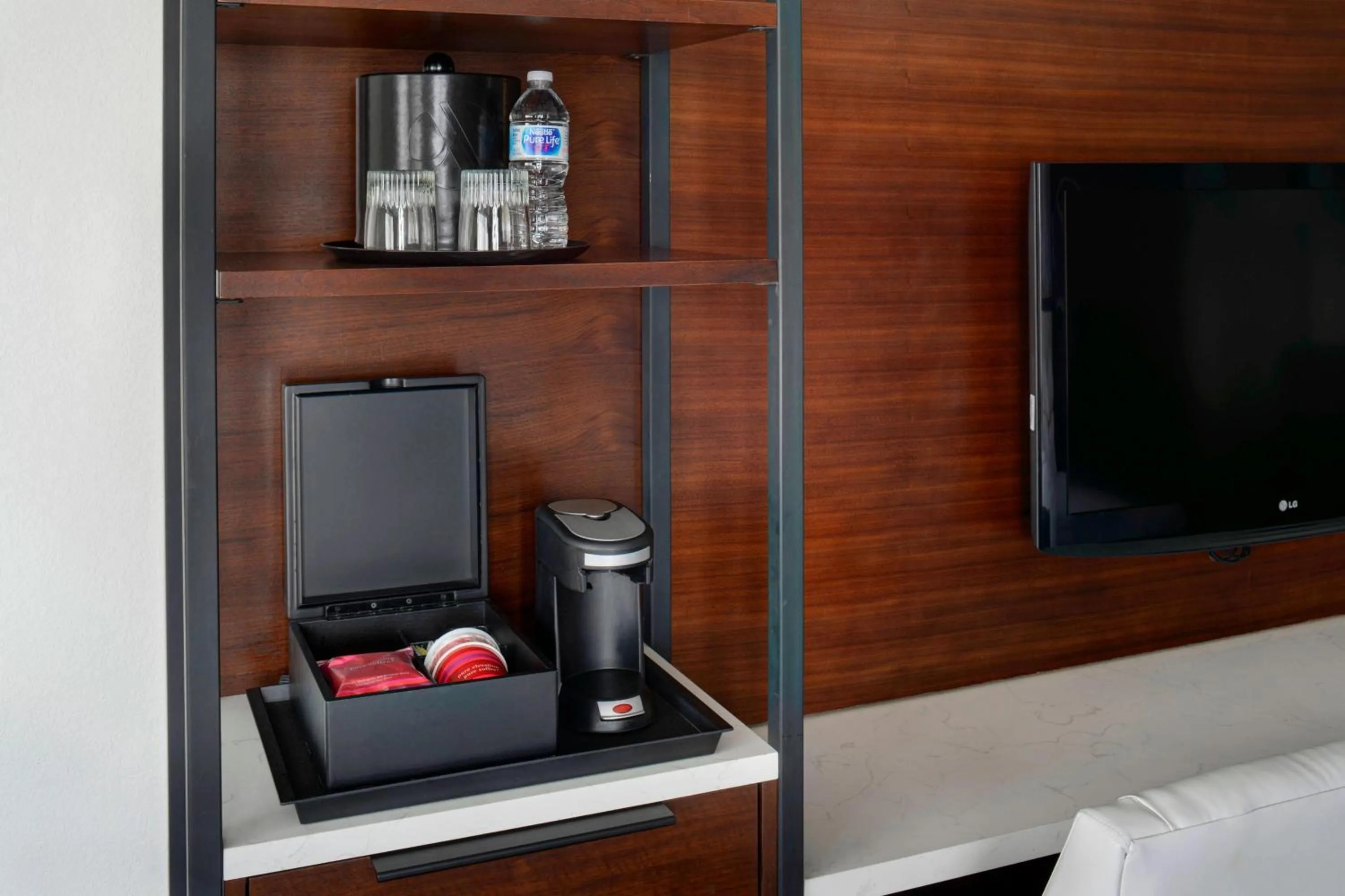 Photo of the whole room in Marriott East Lansing at University Place