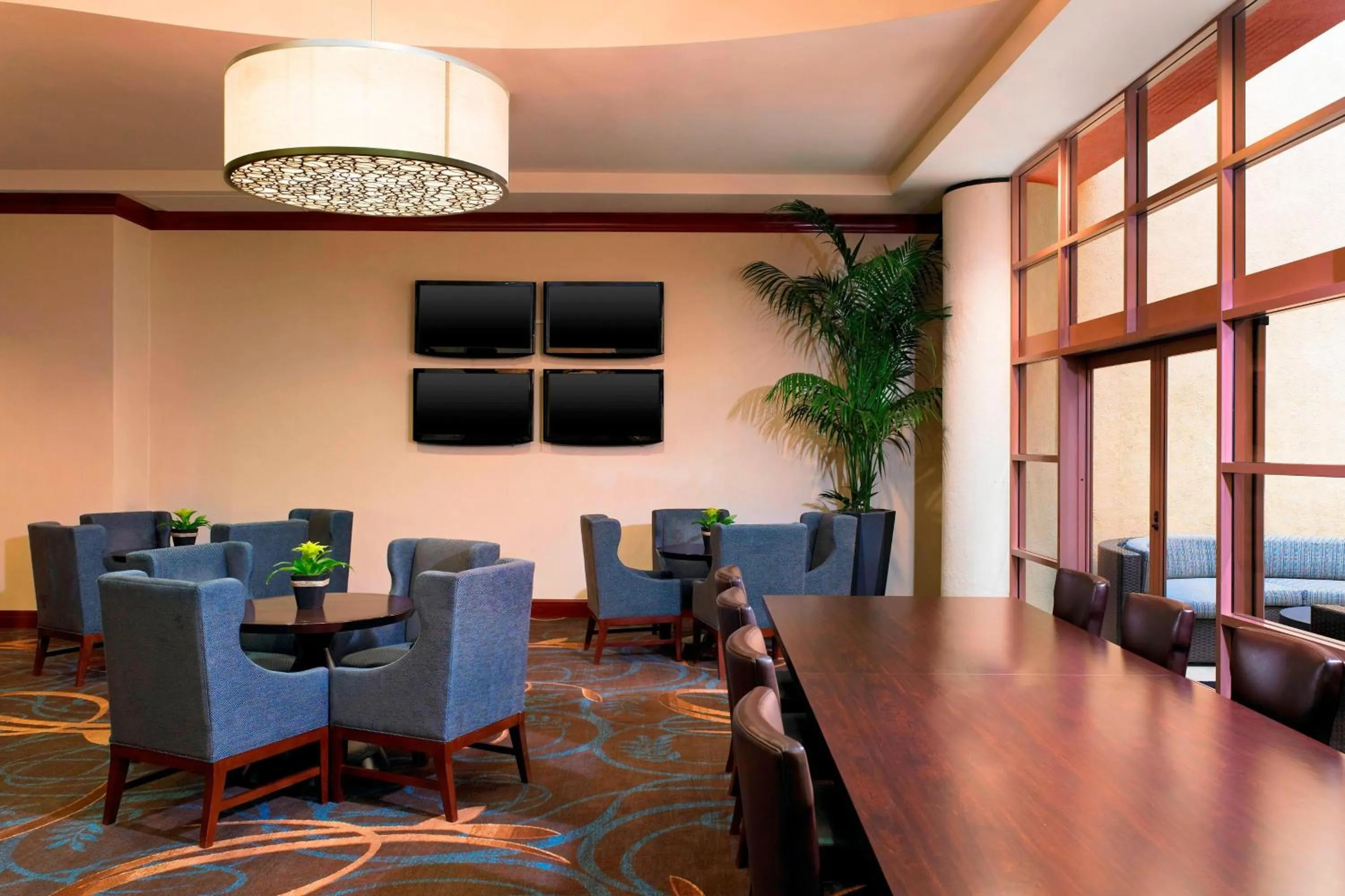 Lounge or bar in Sheraton Agoura Hills Hotel