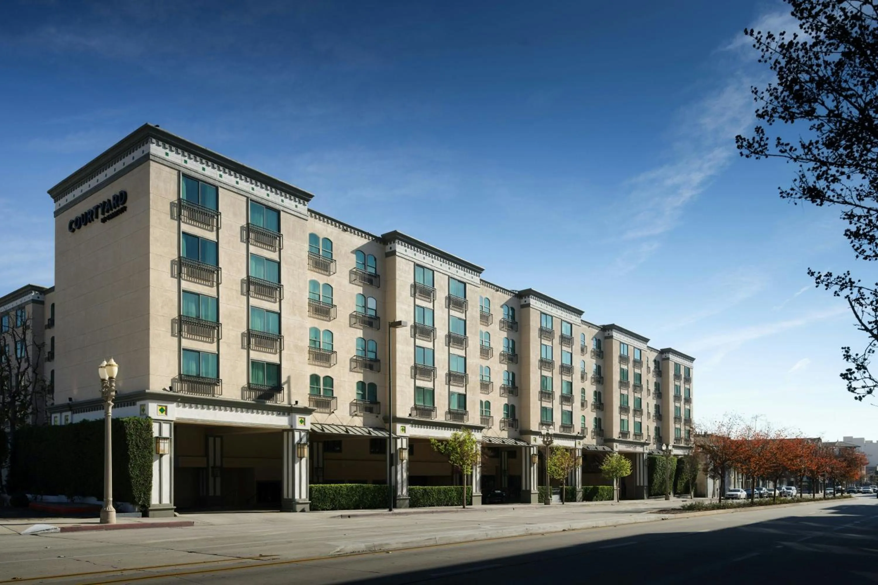 Property building in Courtyard by Marriott Los Angeles Pasadena Old Town