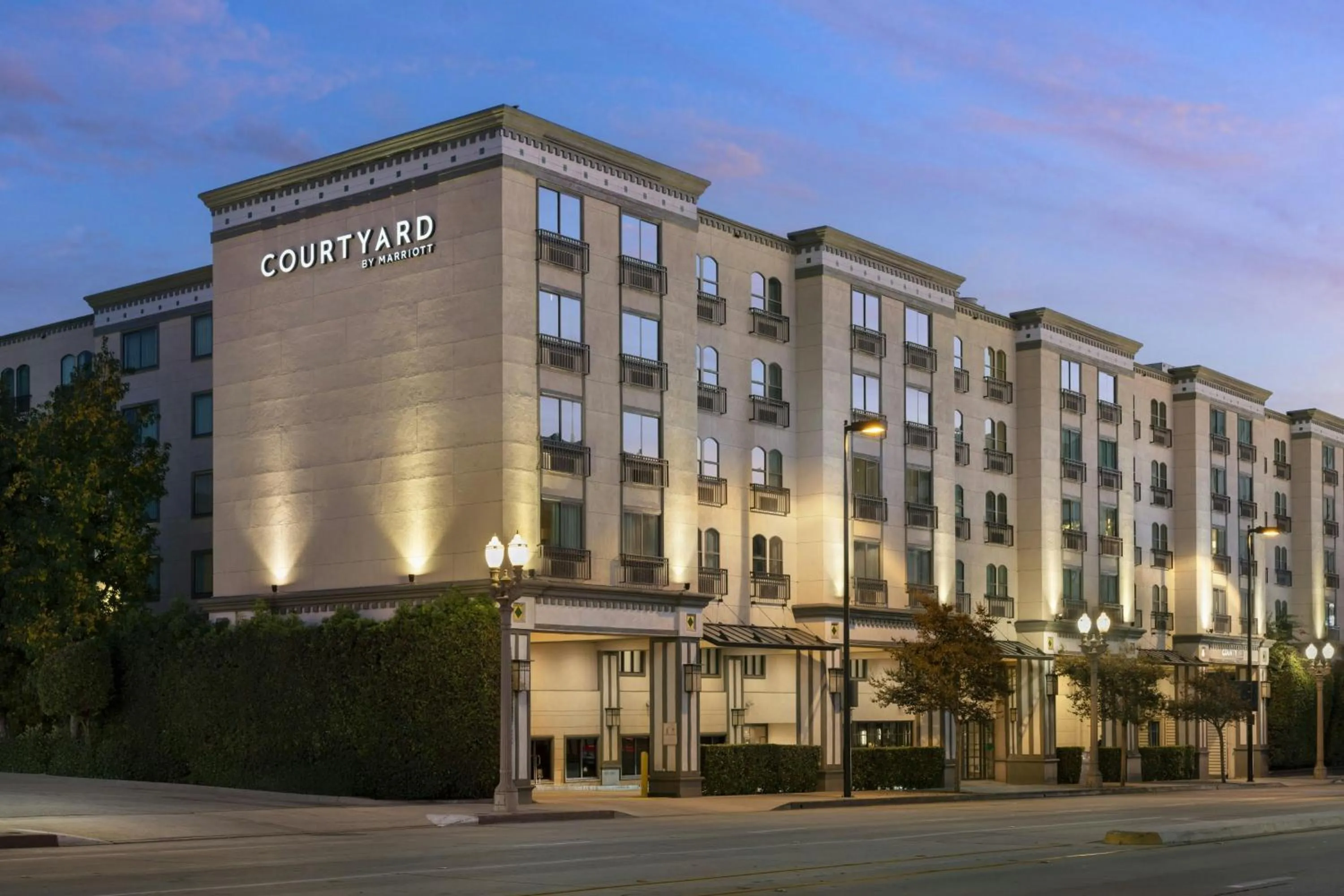 Property building in Courtyard by Marriott Los Angeles Pasadena Old Town