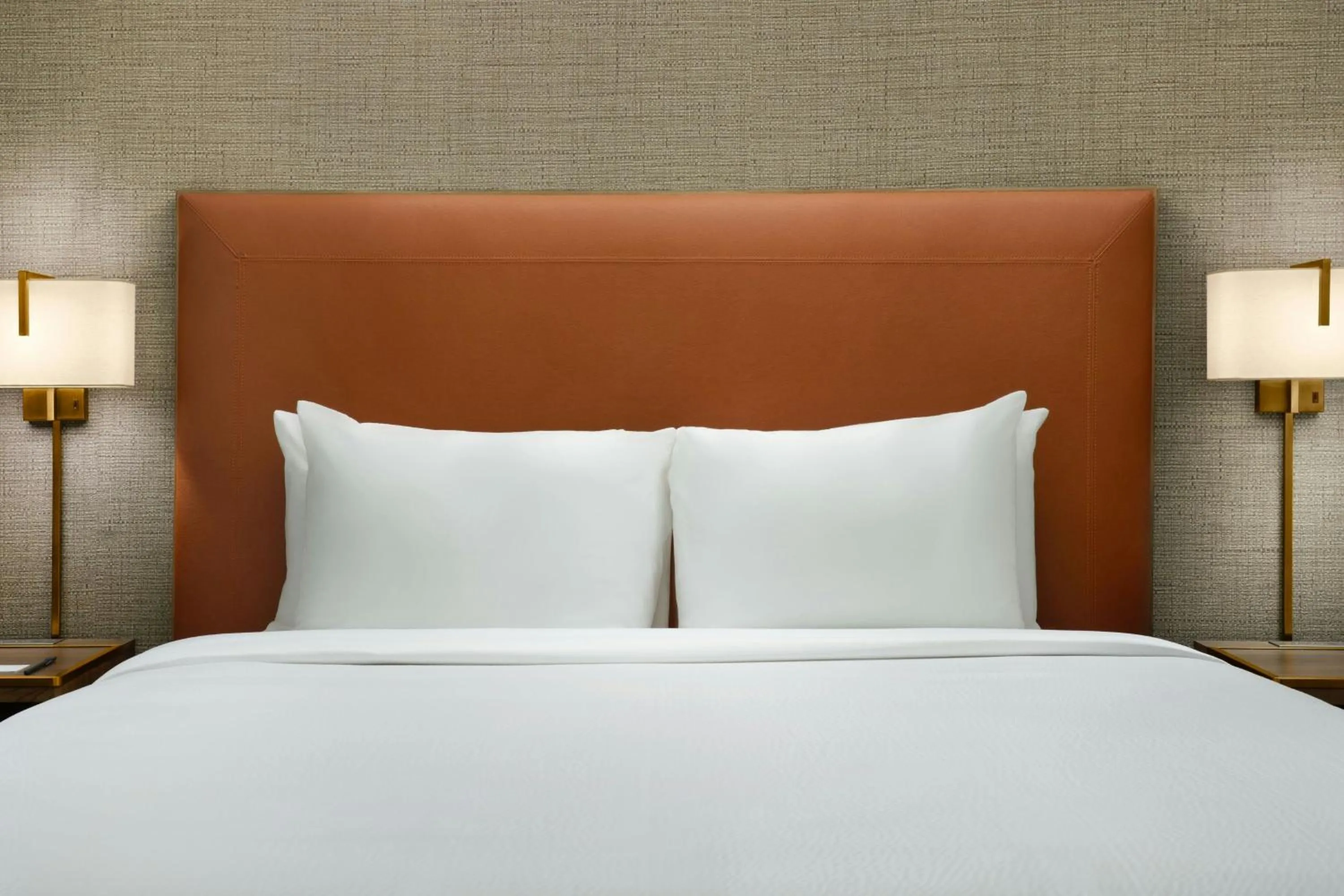 Photo of the whole room, Bed in Courtyard by Marriott Los Angeles Pasadena Old Town