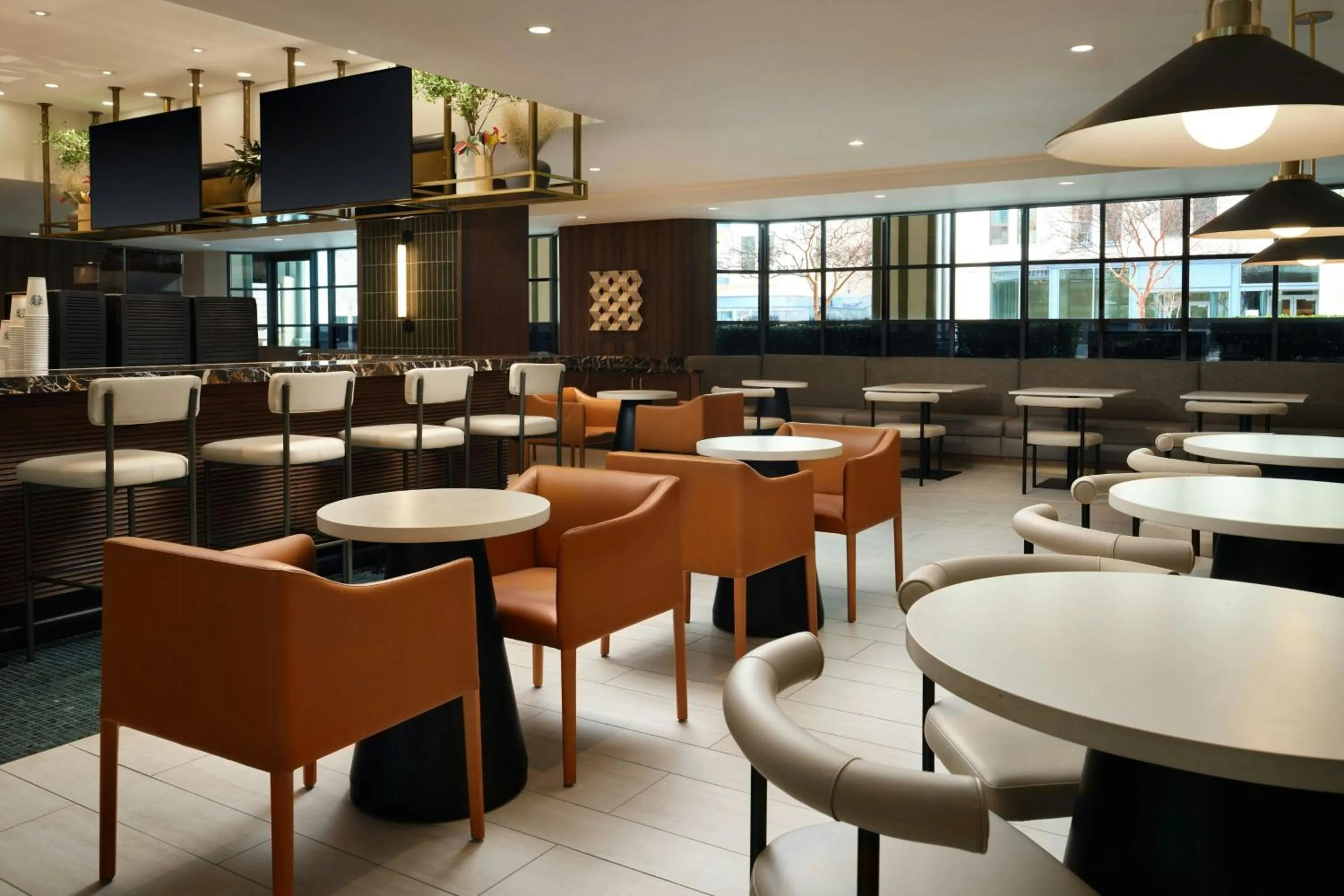 Lounge or bar in Courtyard by Marriott Los Angeles Pasadena Old Town