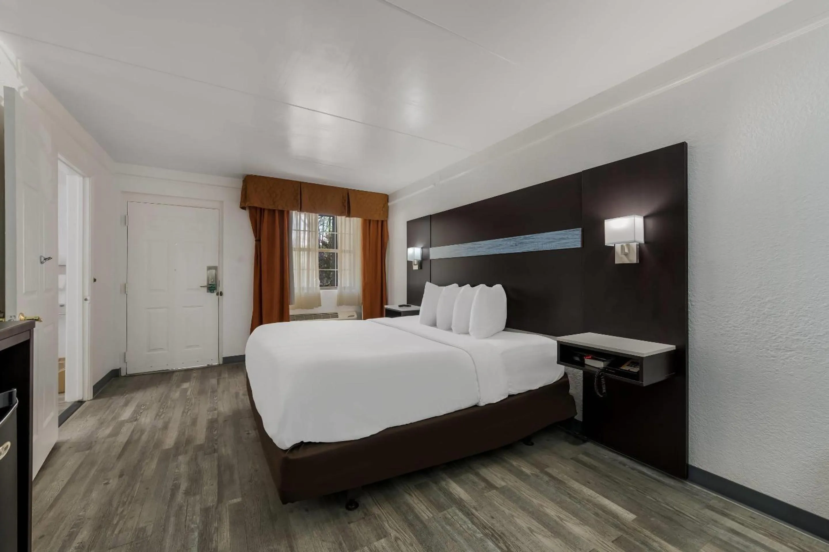 Bedroom, Bed in Quality Inn & Suites Airport