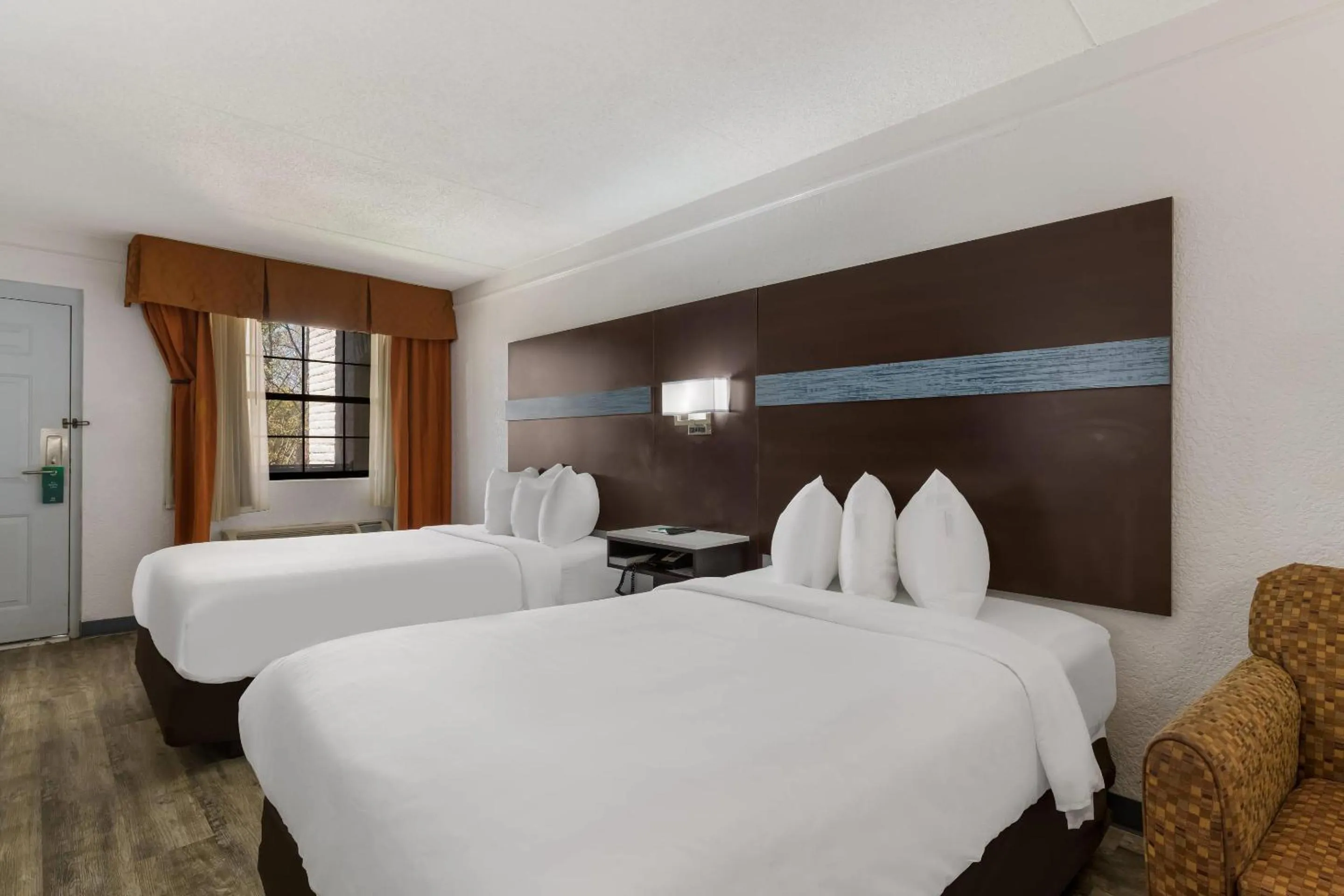 Bedroom, Bed in Quality Inn & Suites Airport