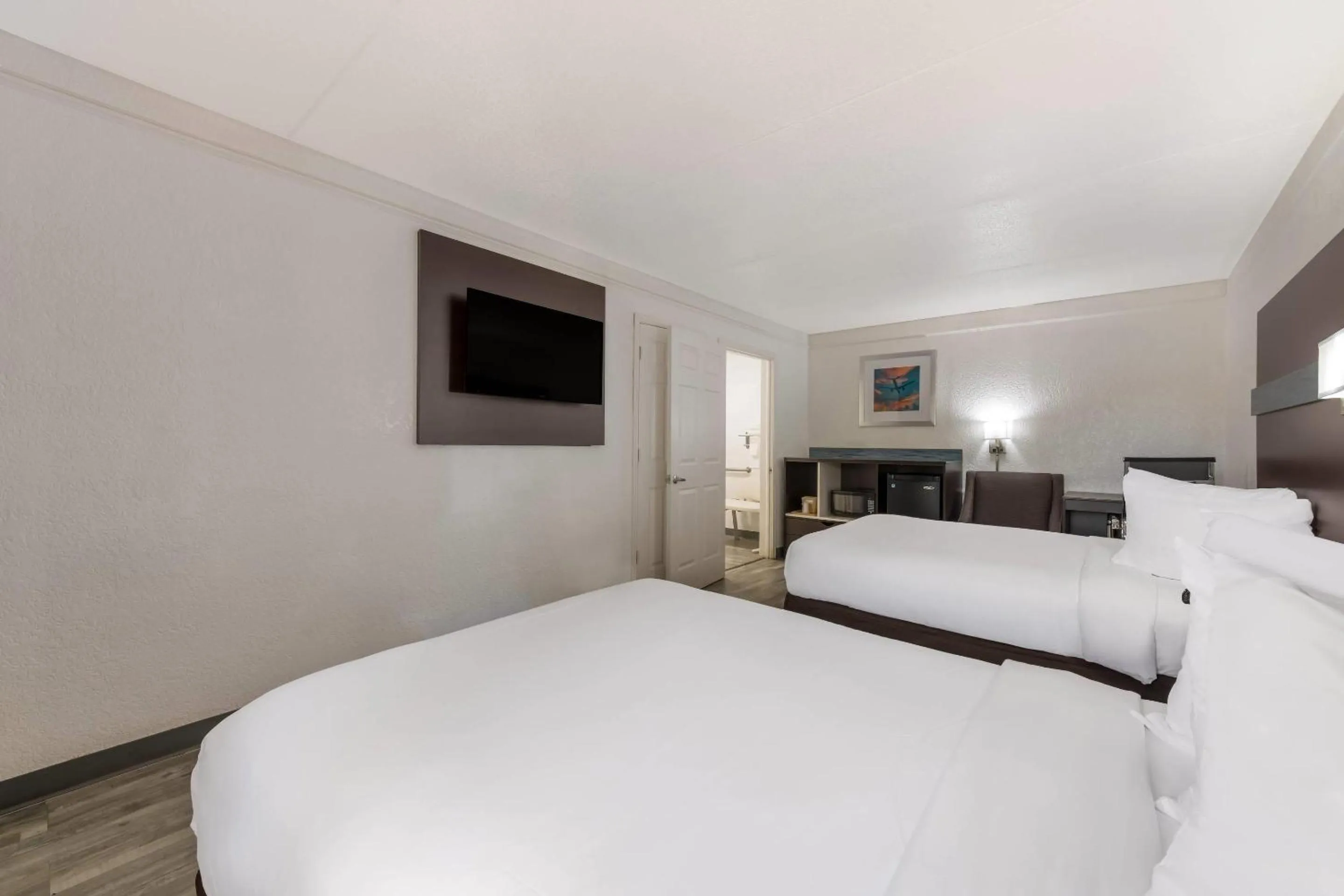 Bedroom, Bed in Quality Inn & Suites Airport