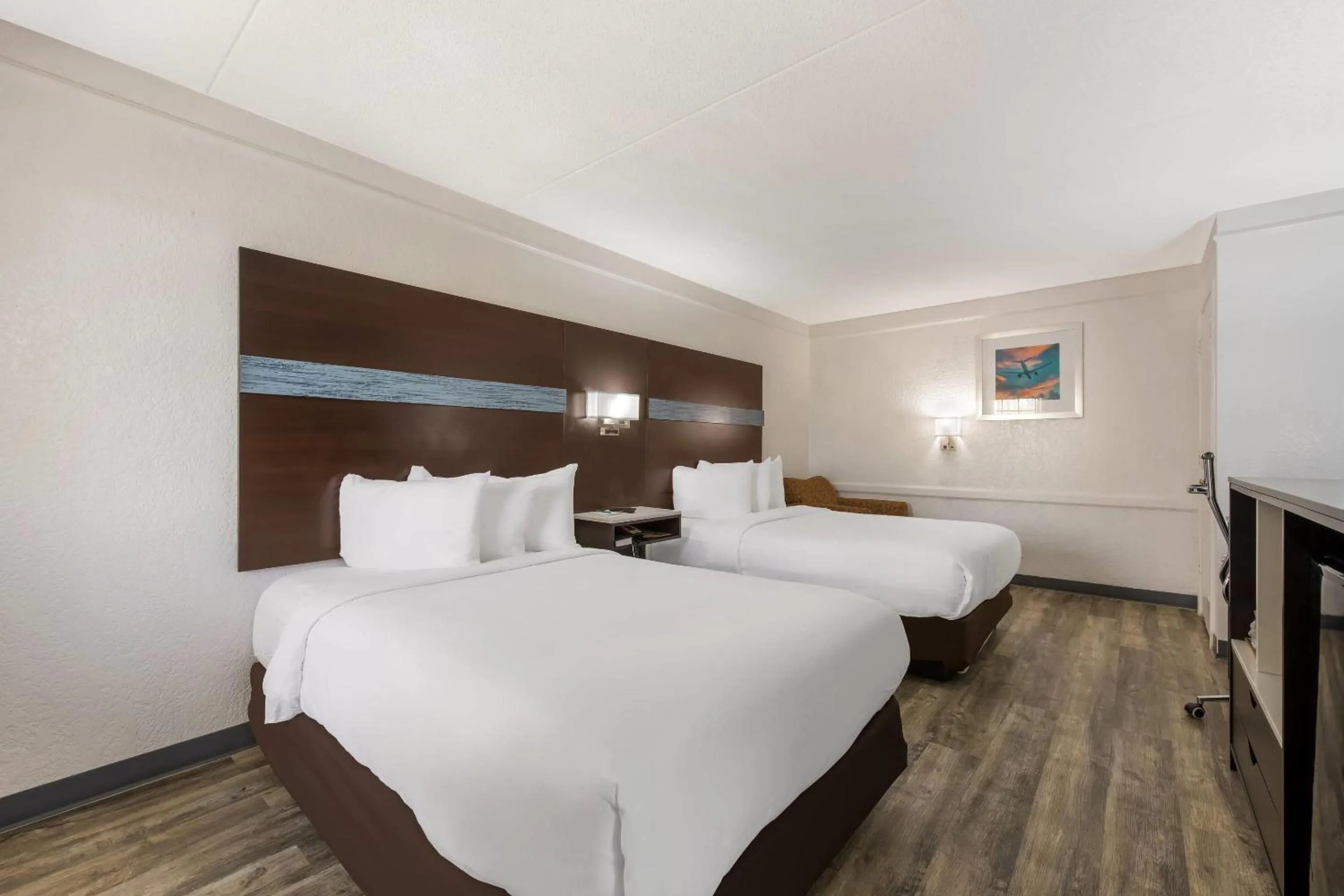 Bedroom, Bed in Quality Inn & Suites Airport