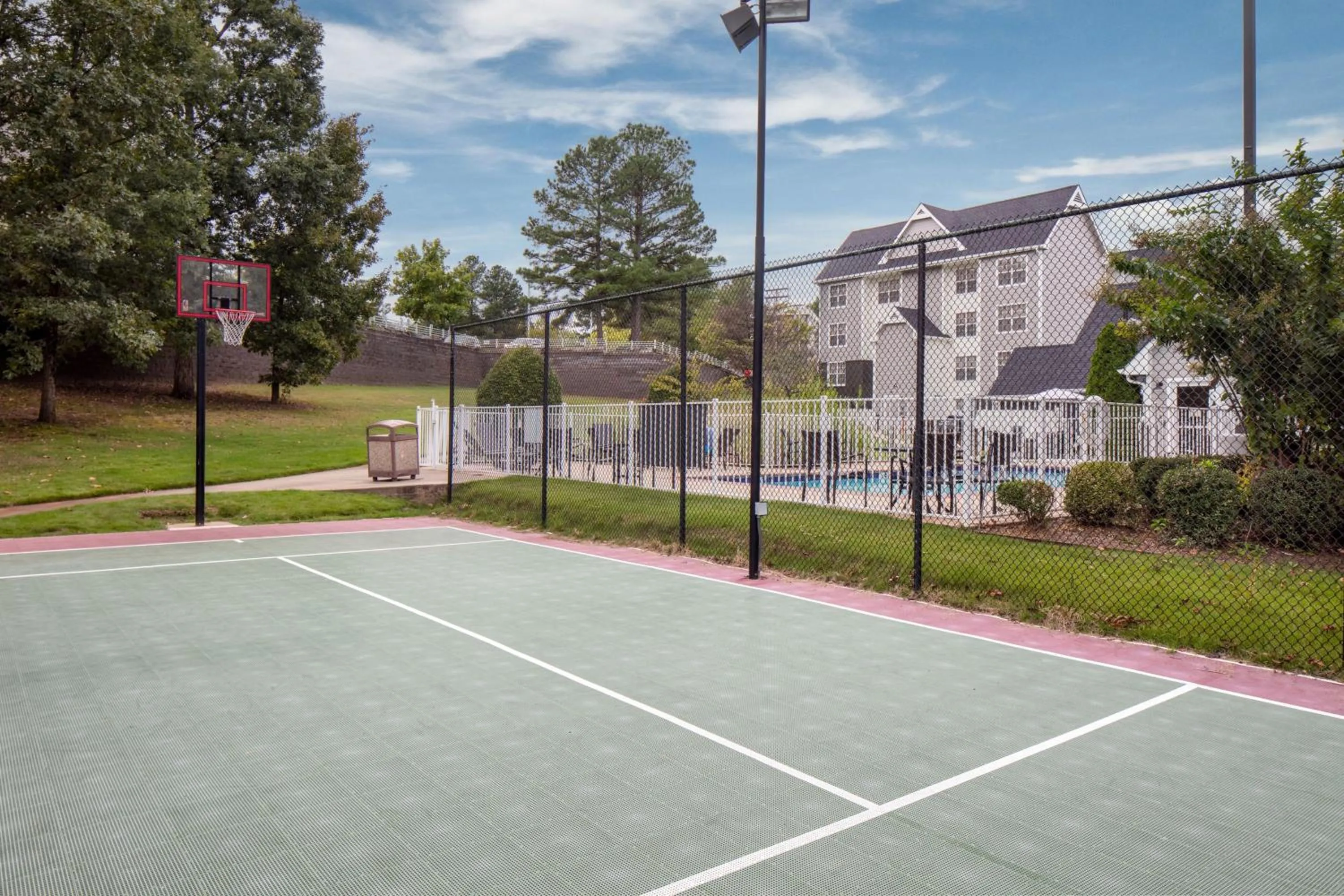 Tennis court in Residence Inn by Marriott Little Rock