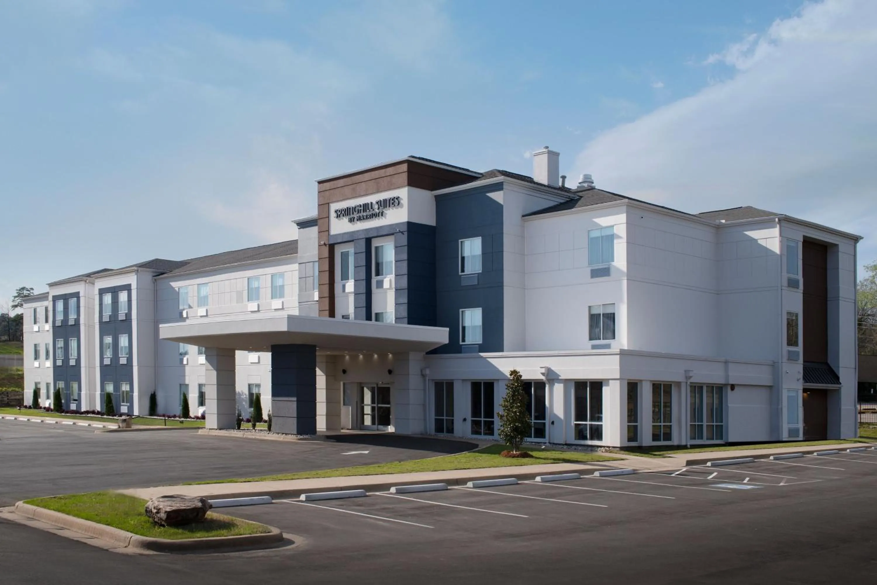 Property building in SpringHill Suites by Marriott Little Rock