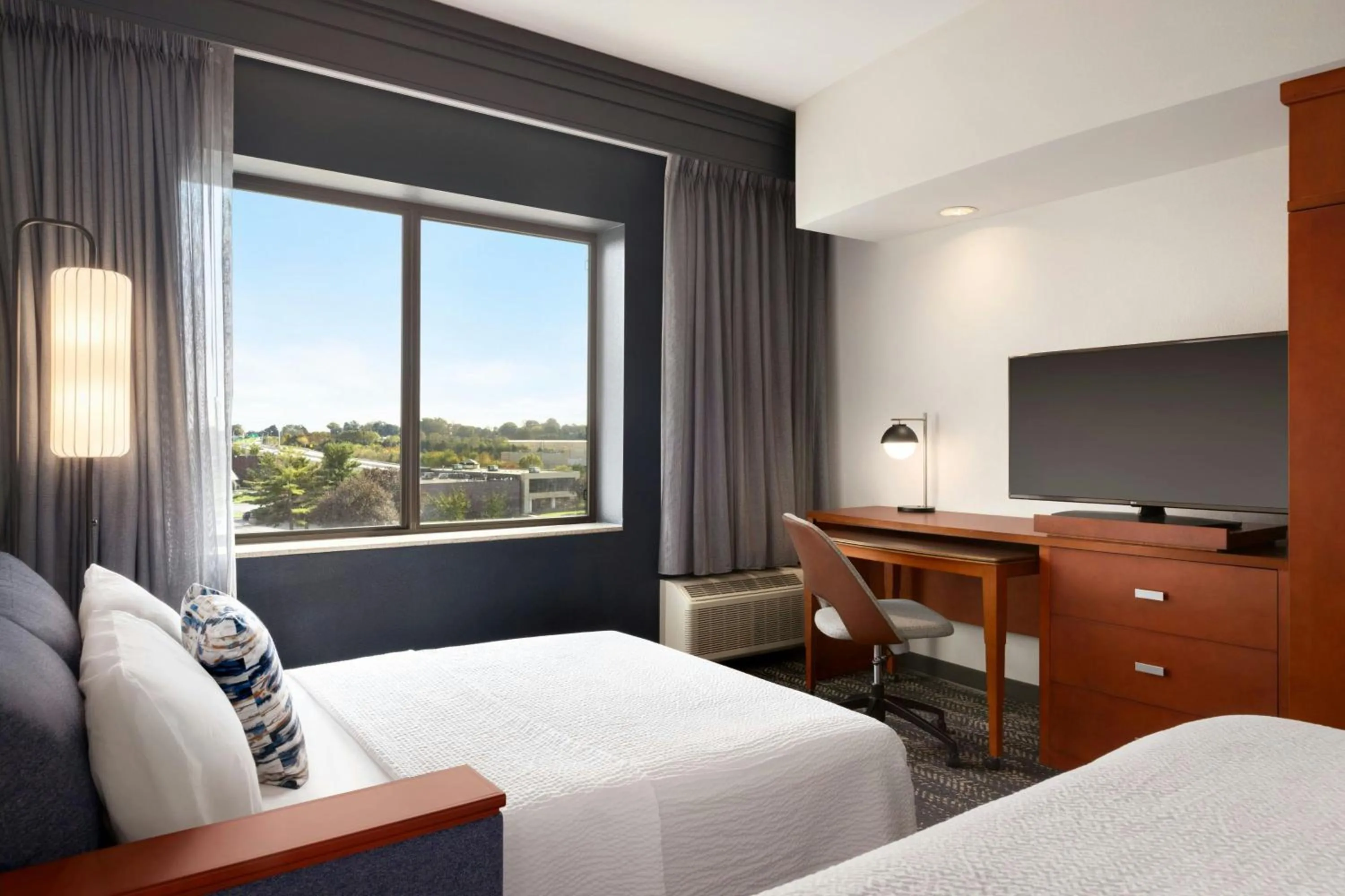 Photo of the whole room, Bed in Courtyard Lancaster