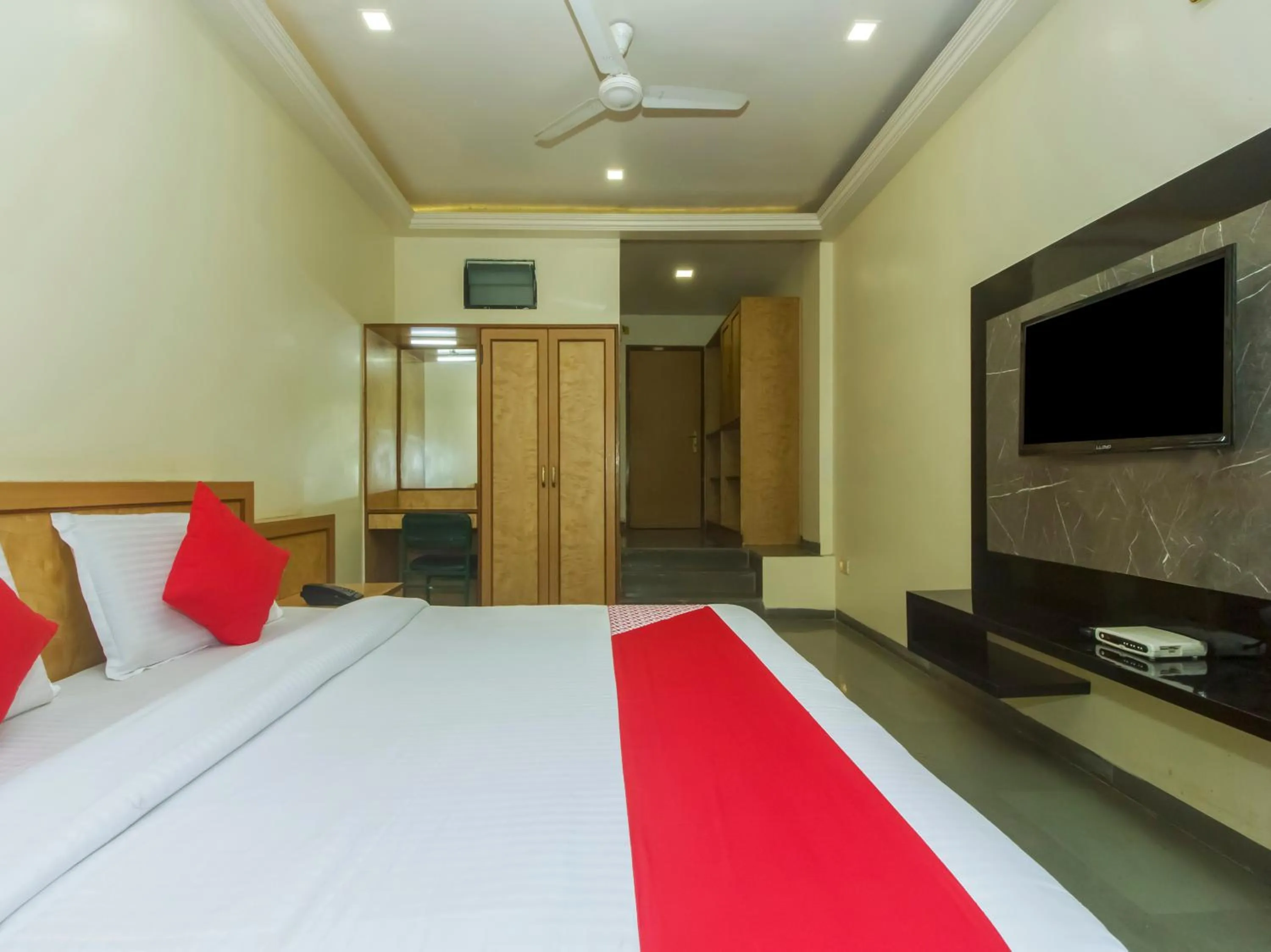 Bed in Hotel New Uttam Hira Palace