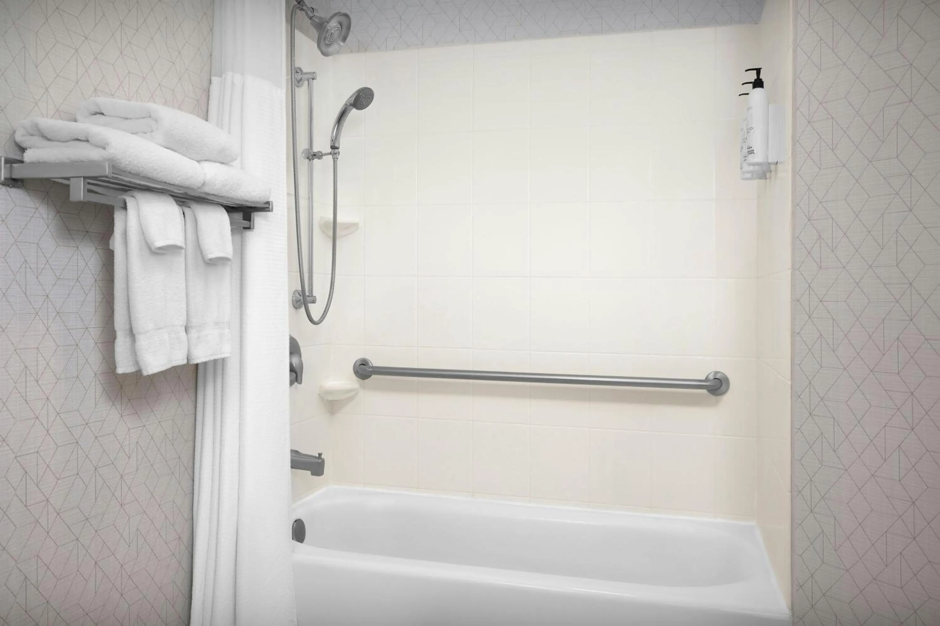 Bathroom in SpringHill Suites by Marriott Lynchburg Airport/University Area