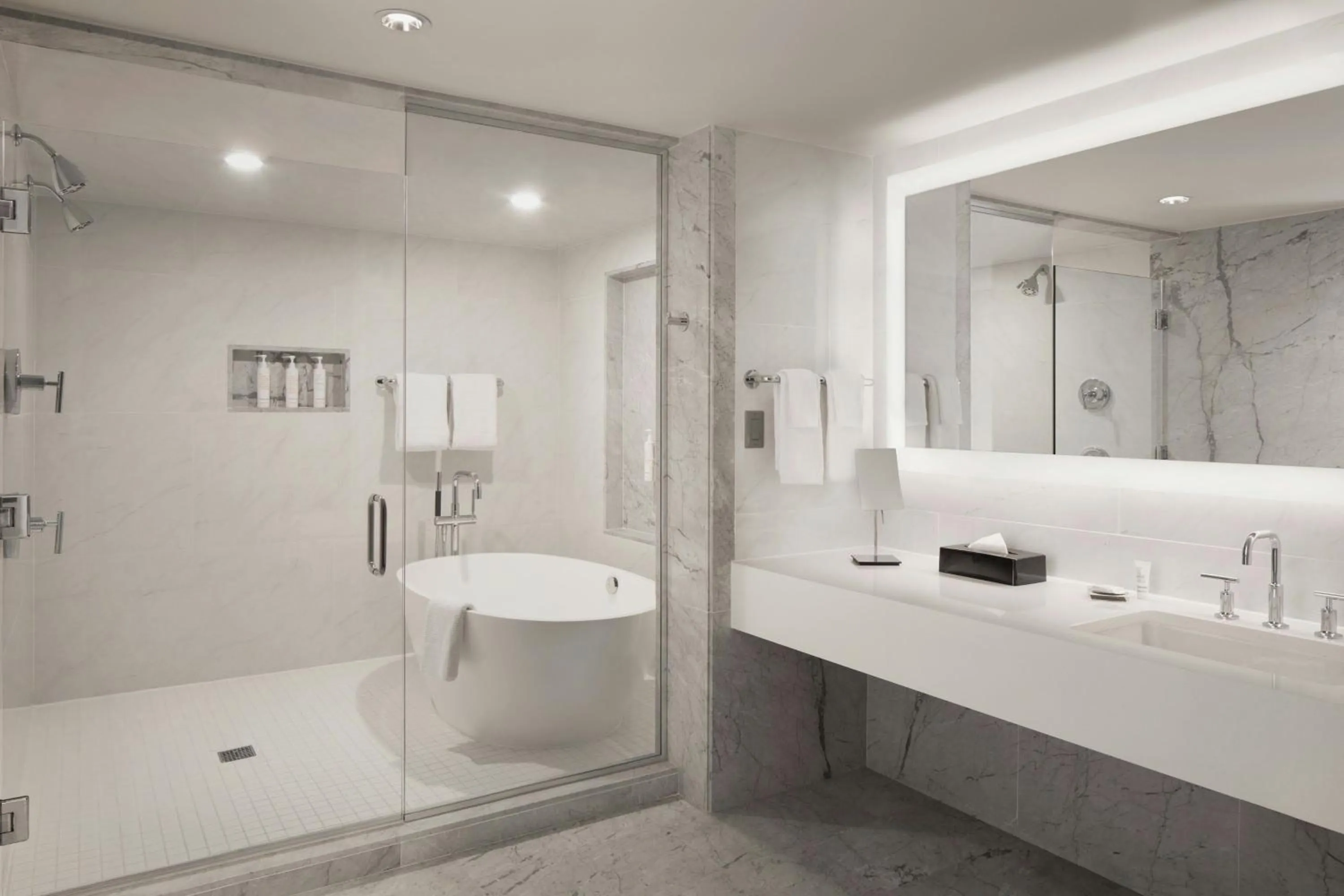 Bathroom in Kansas City Marriott Downtown