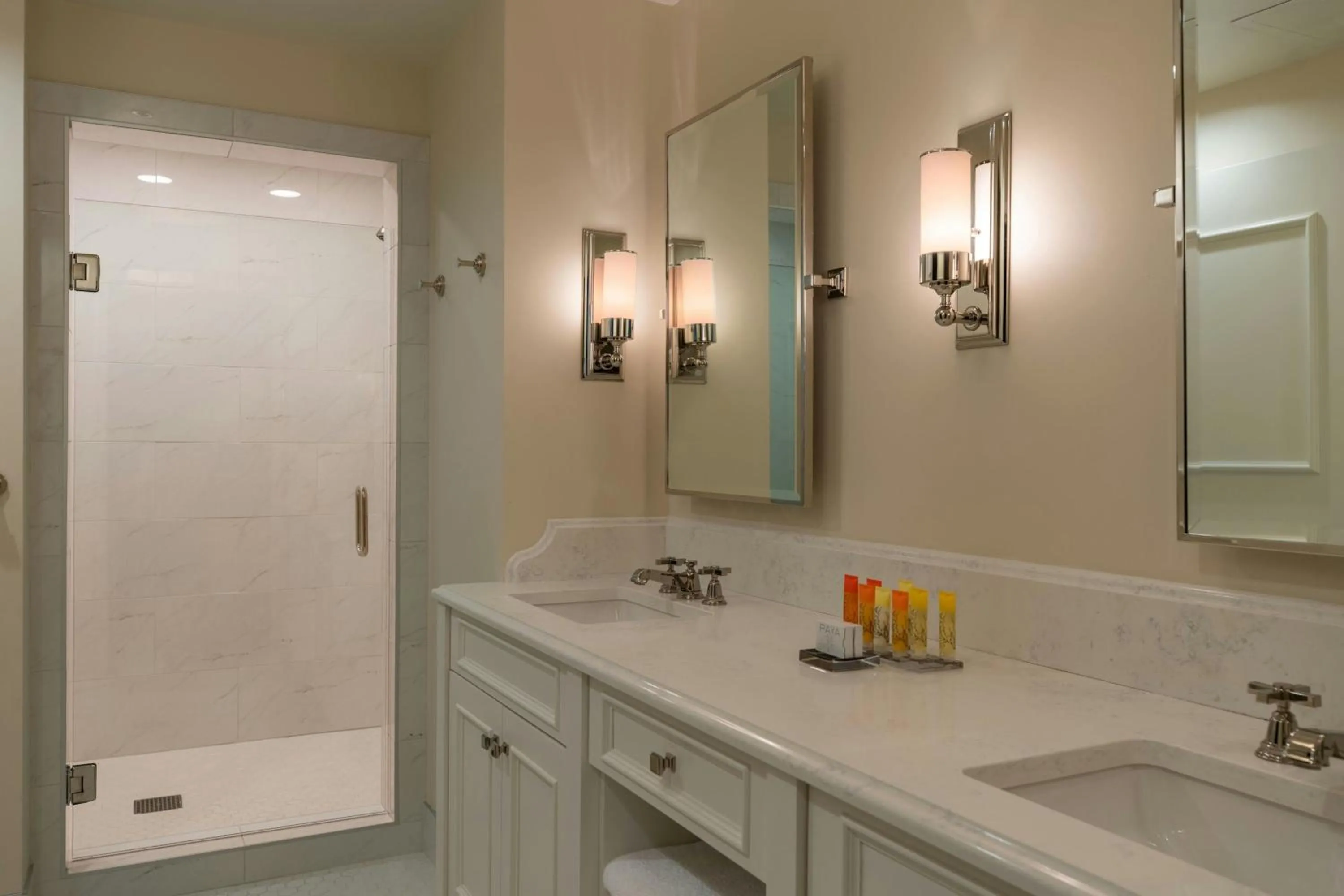 Bathroom in Kansas City Marriott Downtown