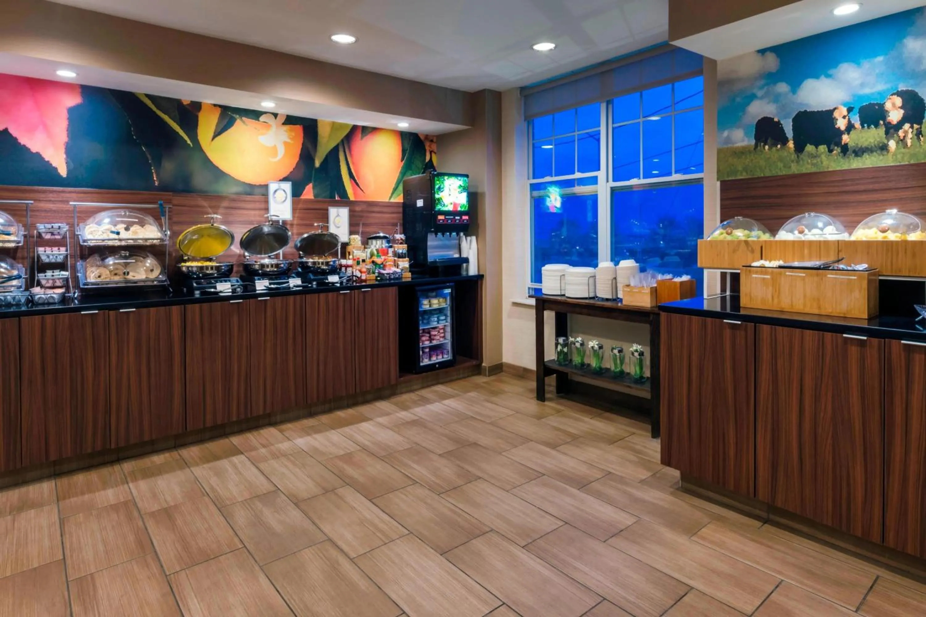 Breakfast in Fairfield Inn Kansas City Downtown/Union Hill