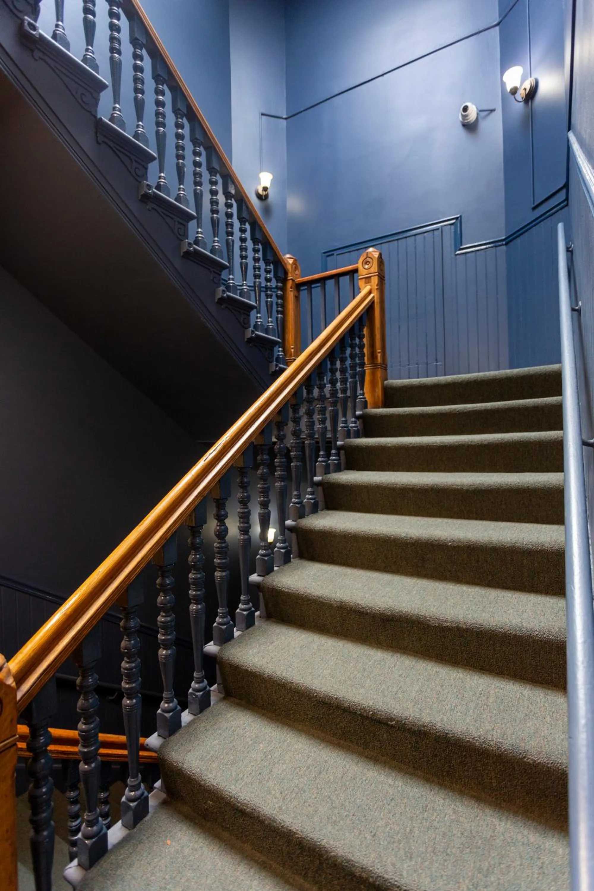 Property building in Chicago Parthenon Hostel