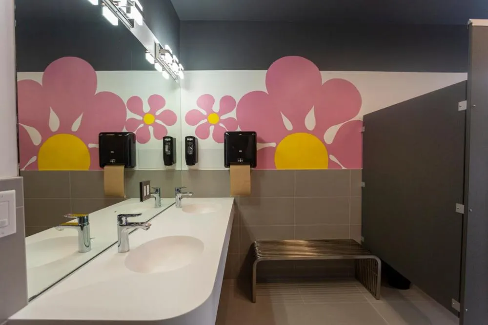 Chicago Parthenon Hostel