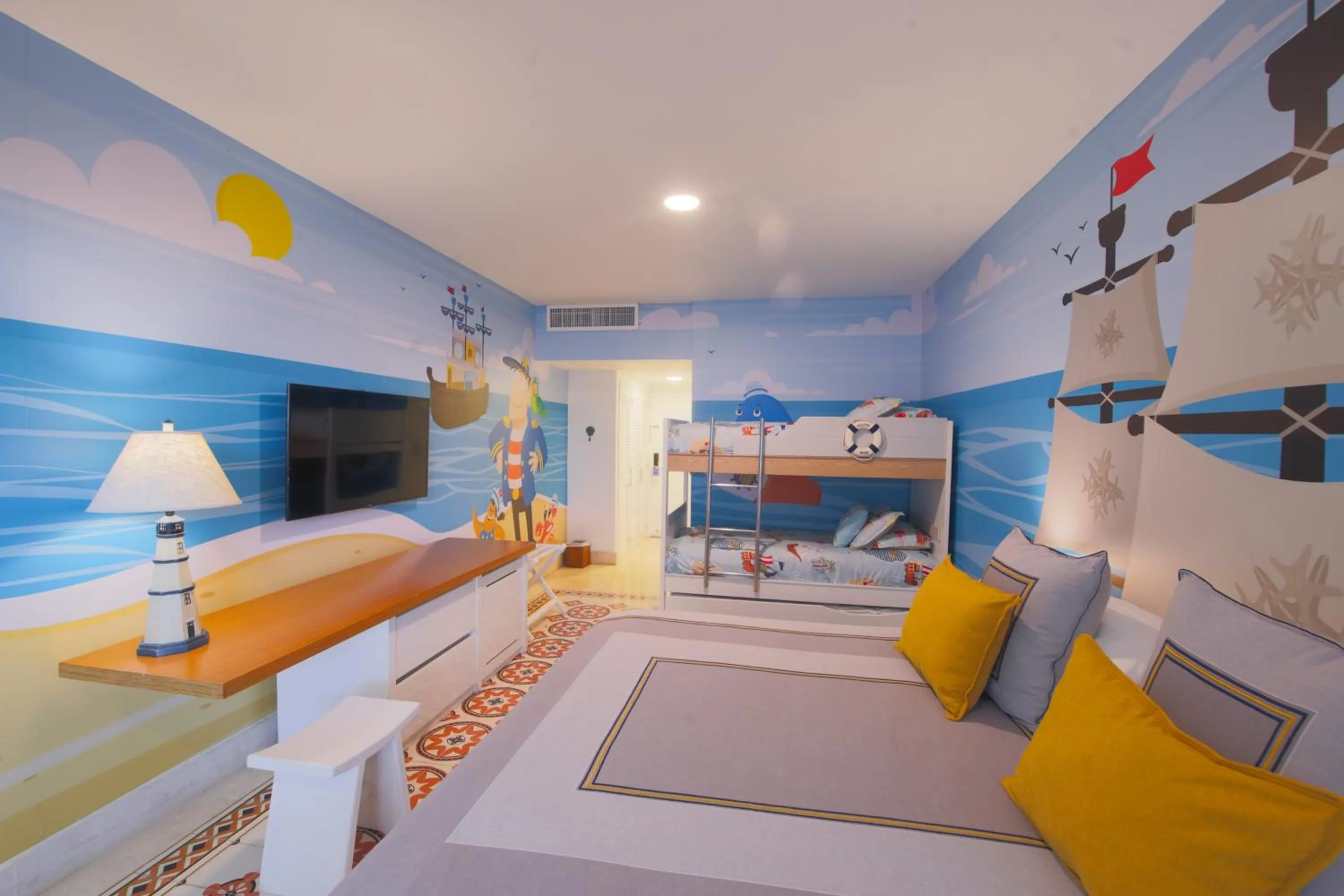 Photo of the whole room, Bed in Hotel Las Americas Casa de Playa