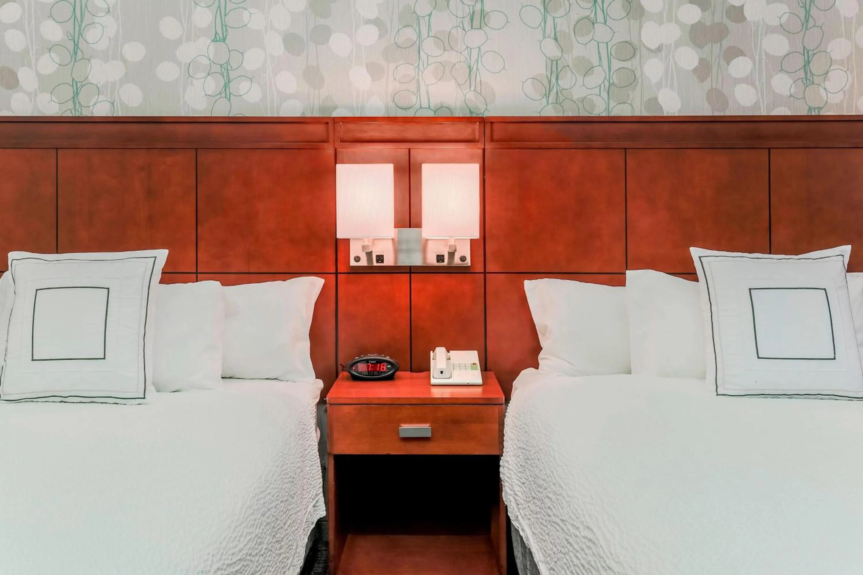 Photo of the whole room, Bed in Courtyard by Marriott Orlando Lake Mary North