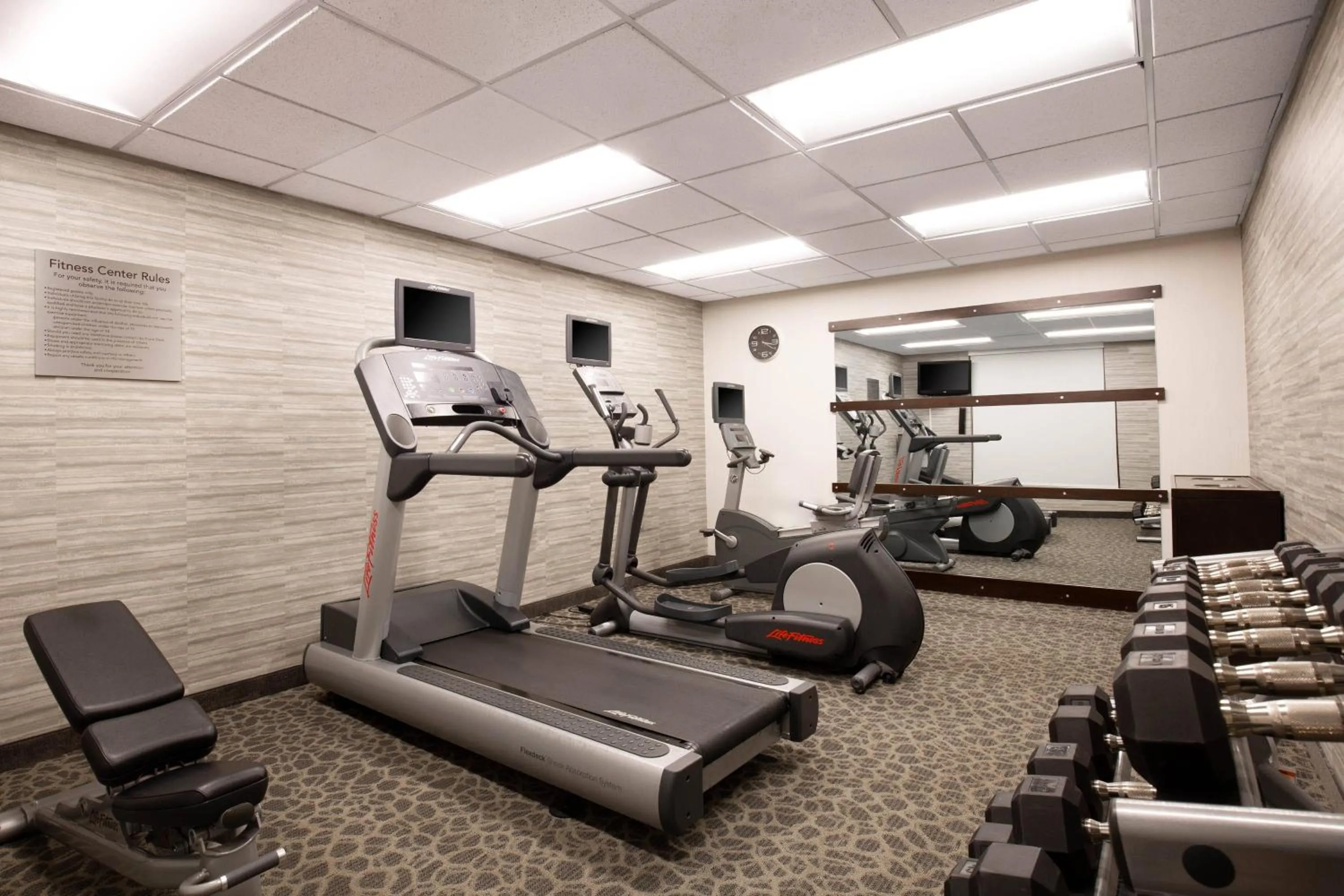 Fitness centre/facilities in Courtyard by Marriott Orlando Lake Mary North