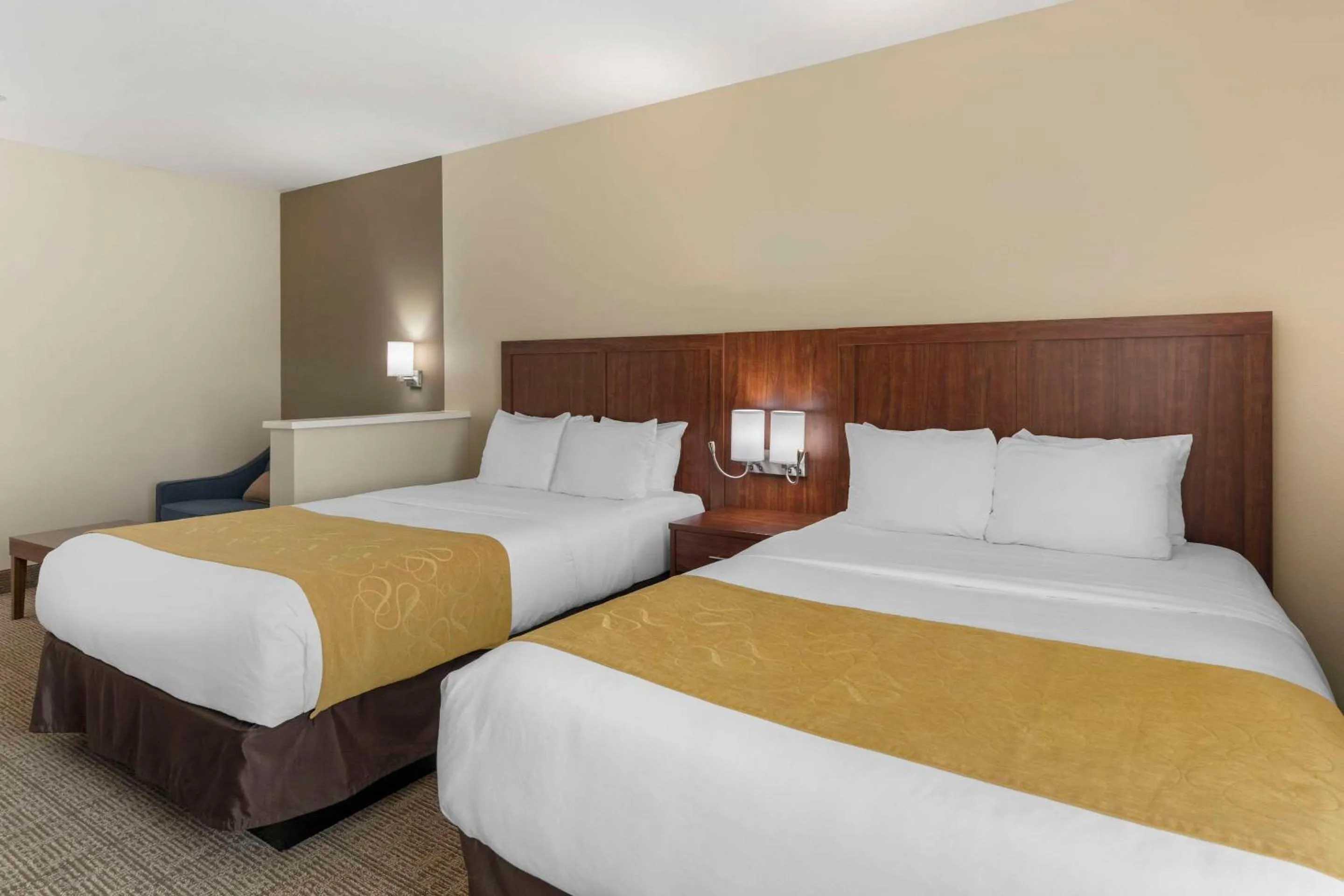 Bedroom, Bed in Comfort Suites Tulare Sequoia Gateway