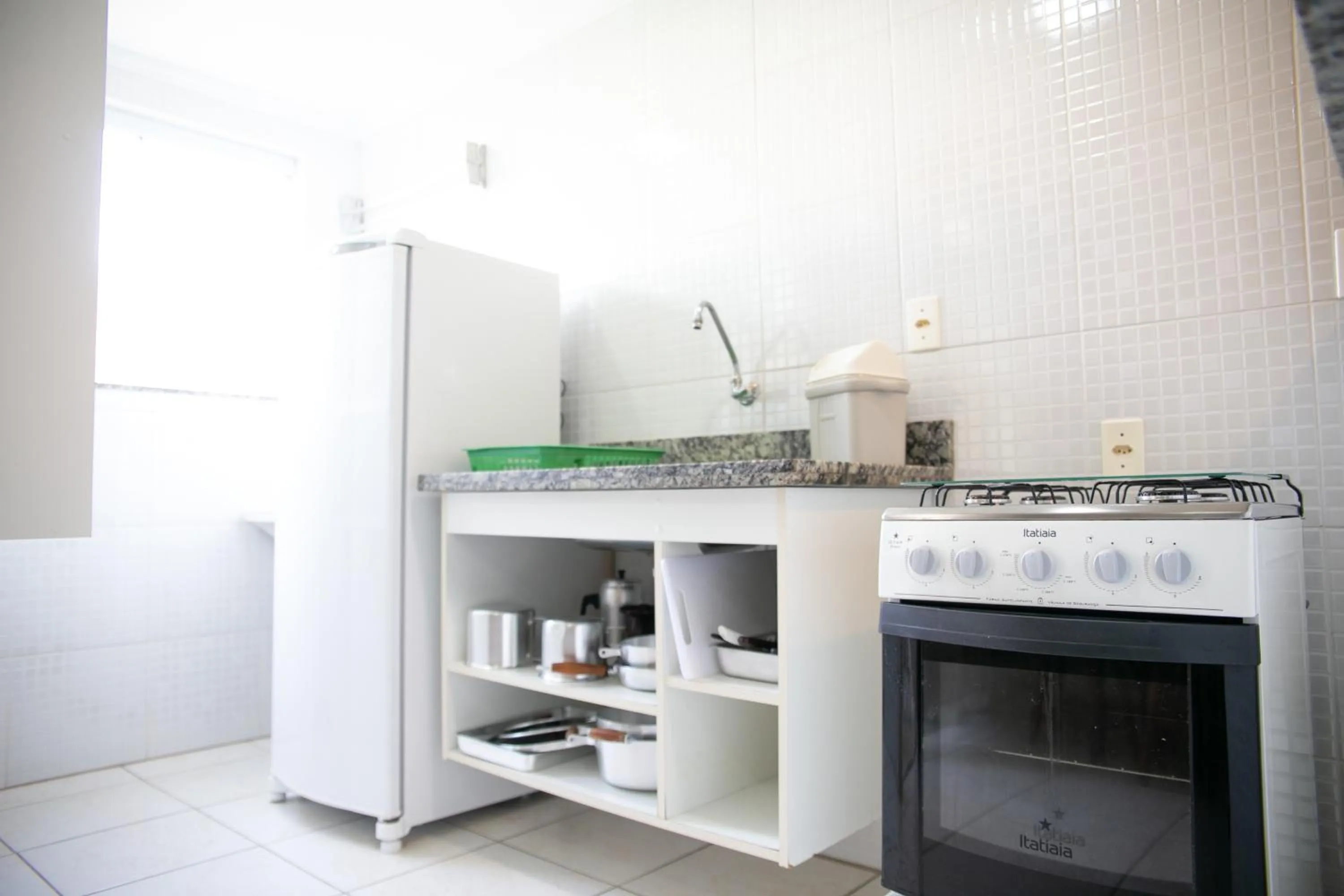 Kitchen or kitchenette in Lorenza by Paramar