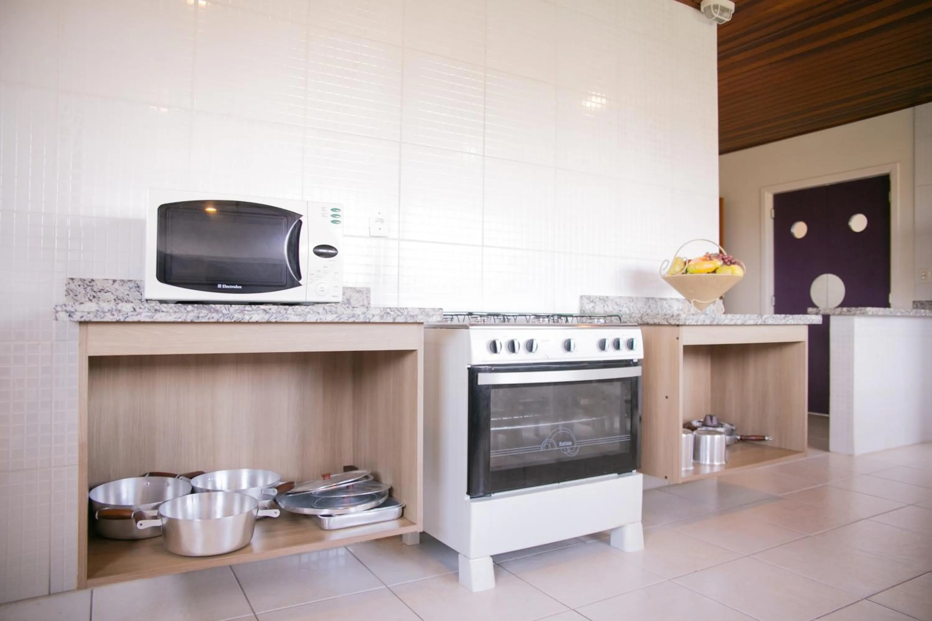 kitchen in Lorenza by Paramar