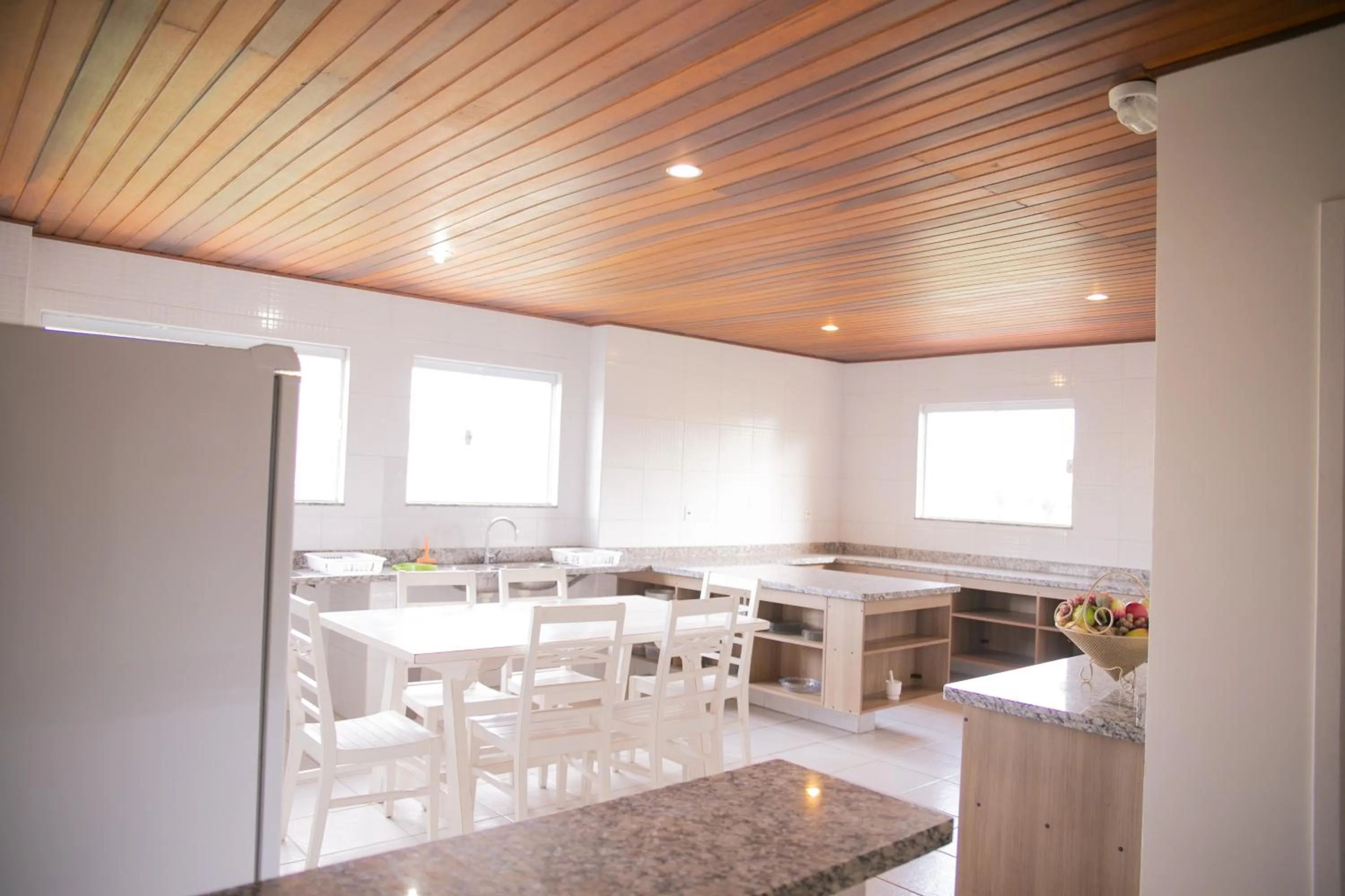 kitchen in Lorenza by Paramar