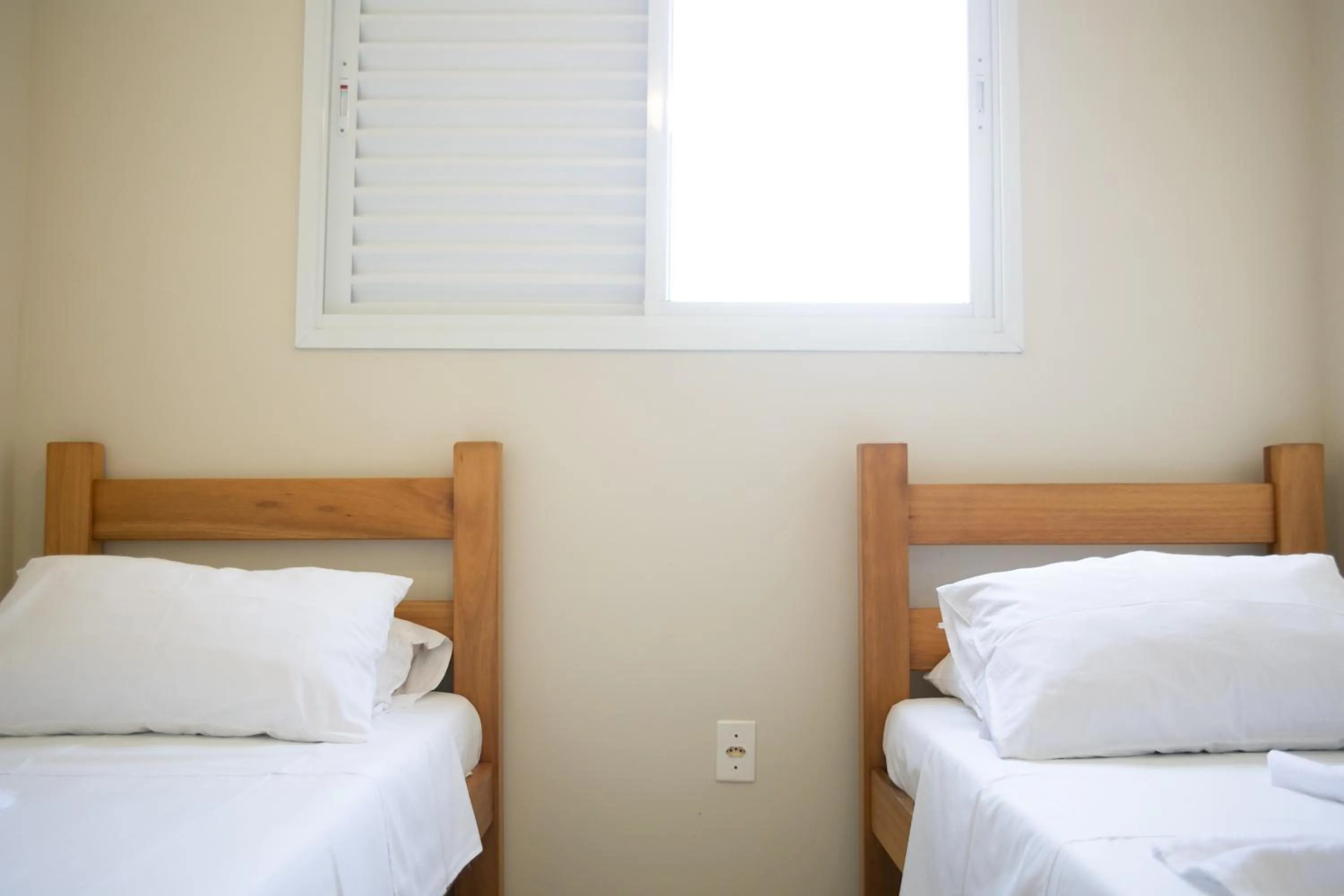 Bed in Lorenza by Paramar