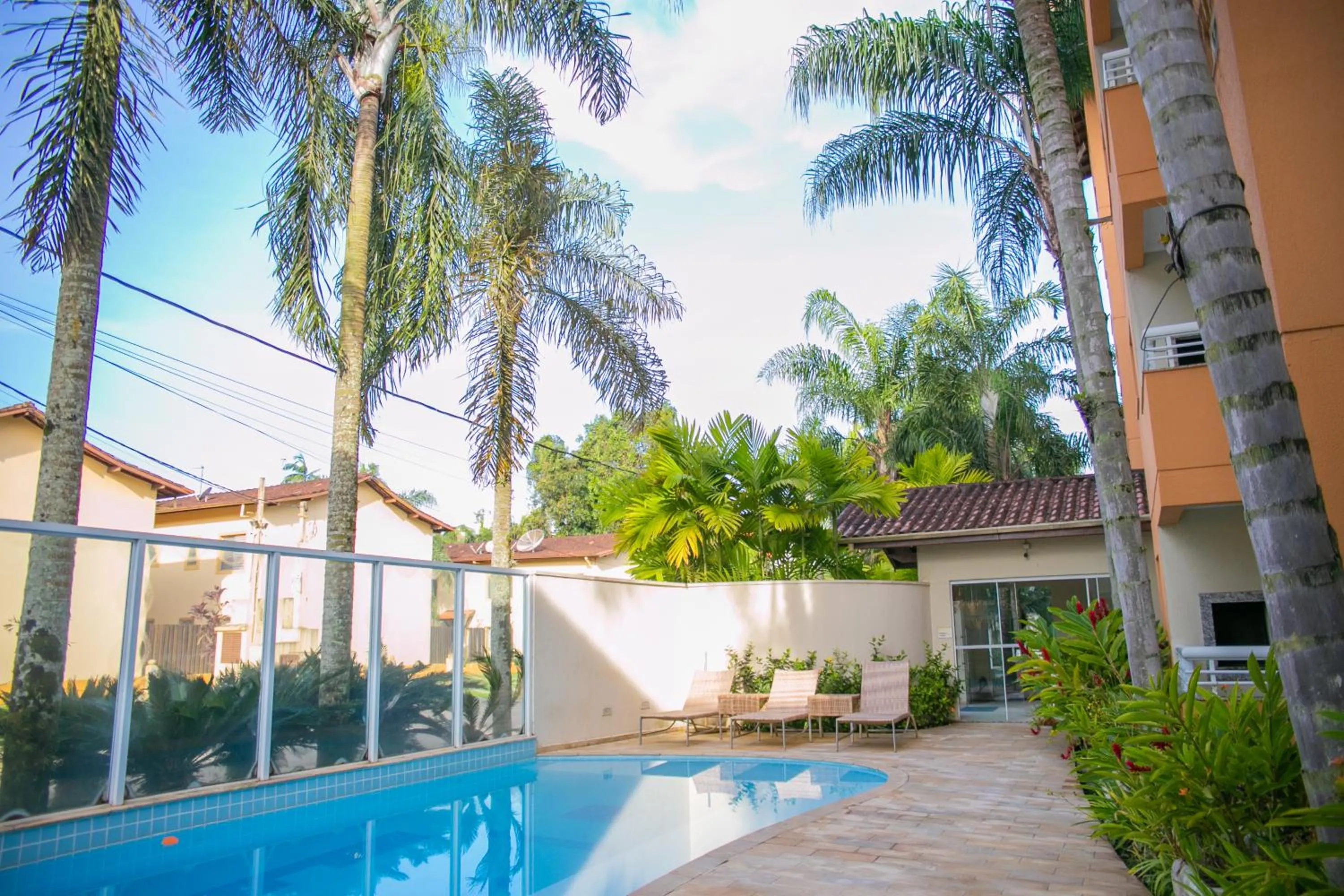 Swimming pool in Lorenza by Paramar