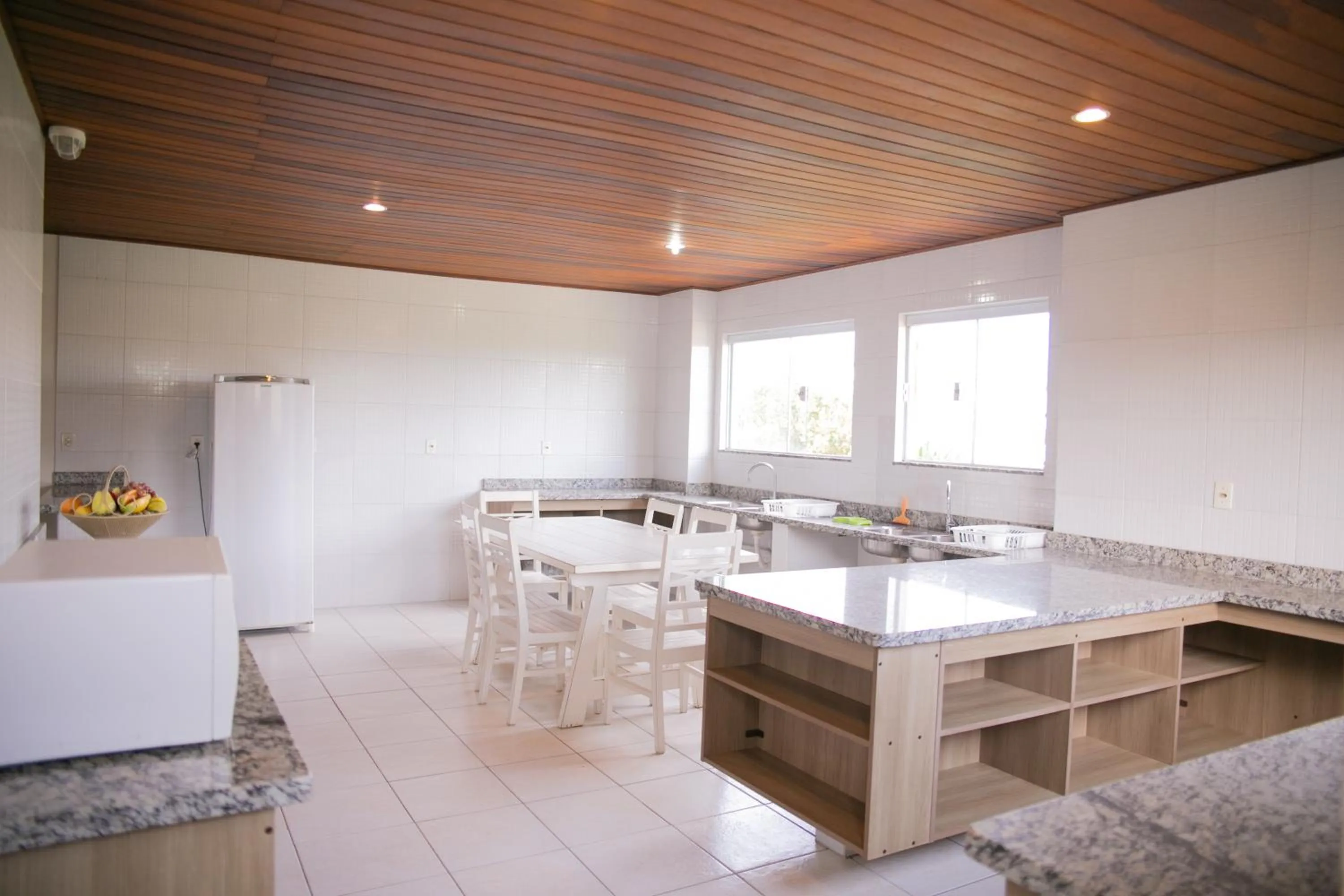 kitchen in Lorenza by Paramar