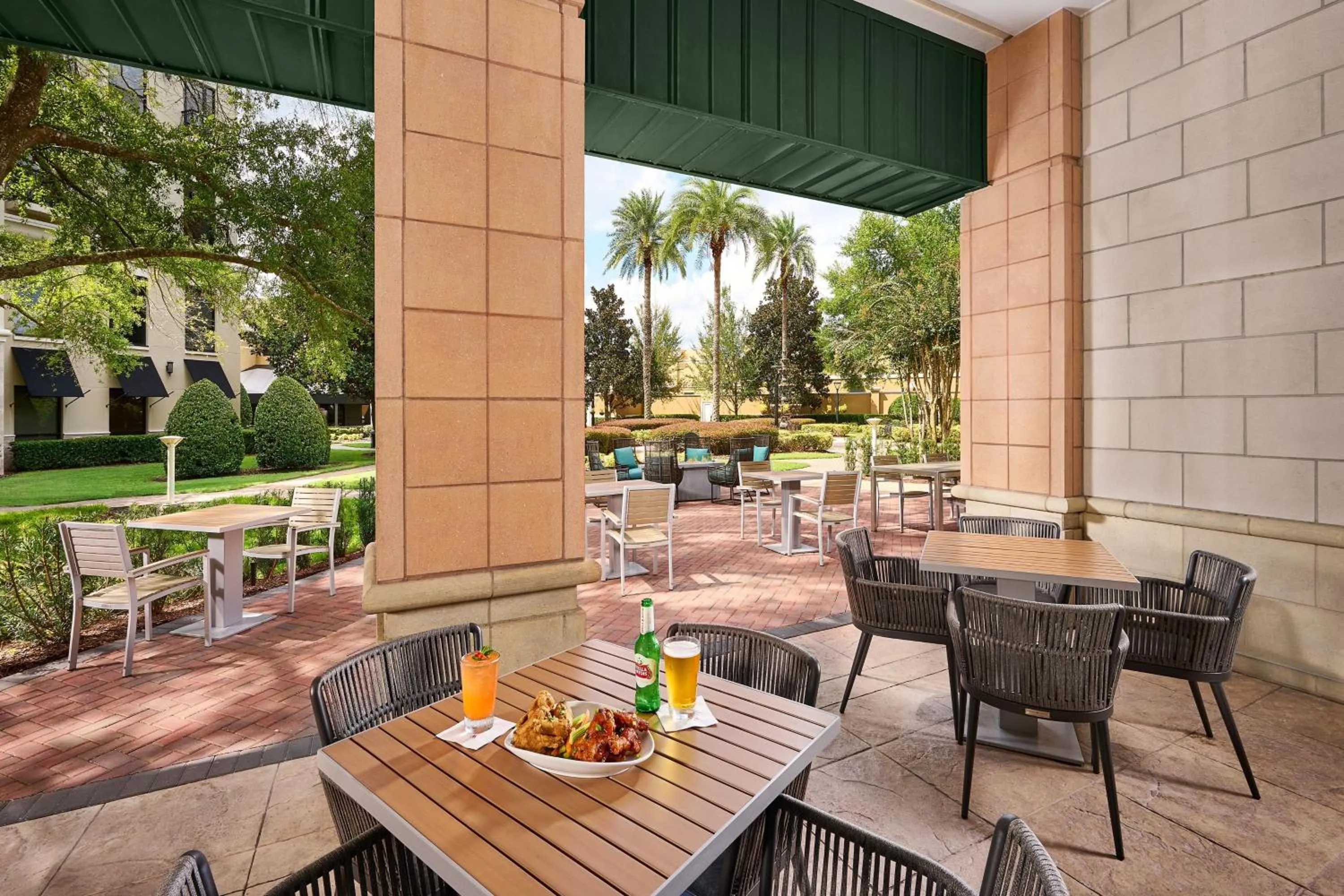 Lounge or bar in Orlando Marriott Lake Mary