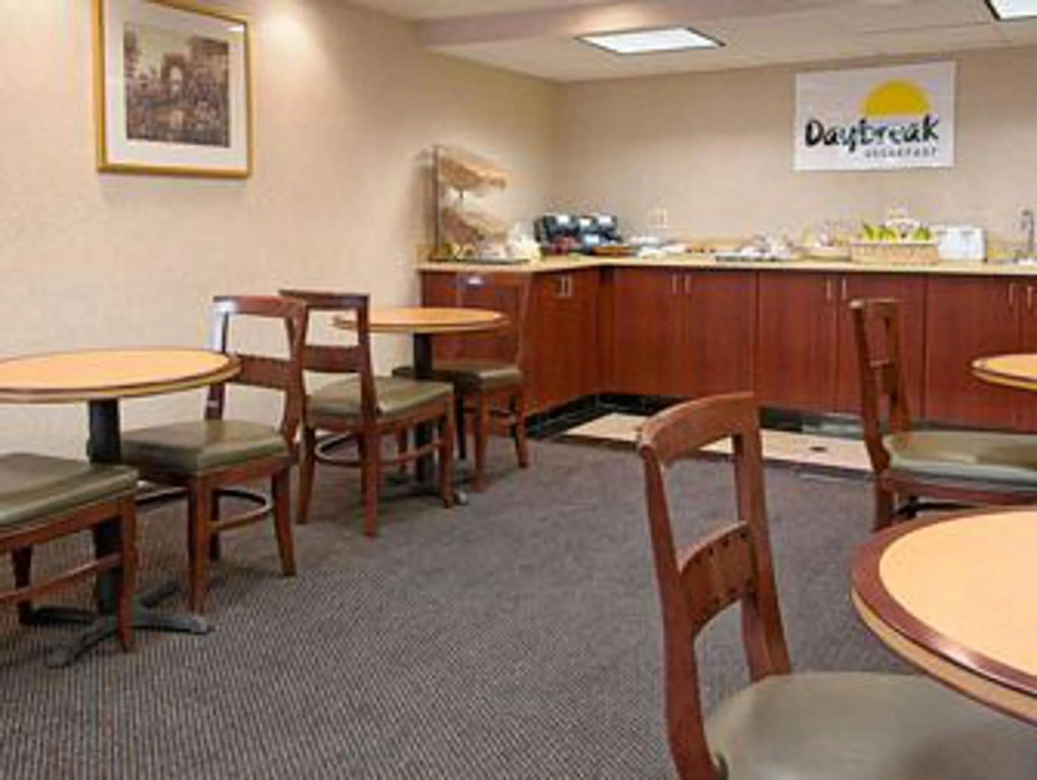 Restaurant/places to eat in Days Inn by Wyndham Arlington Pentagon