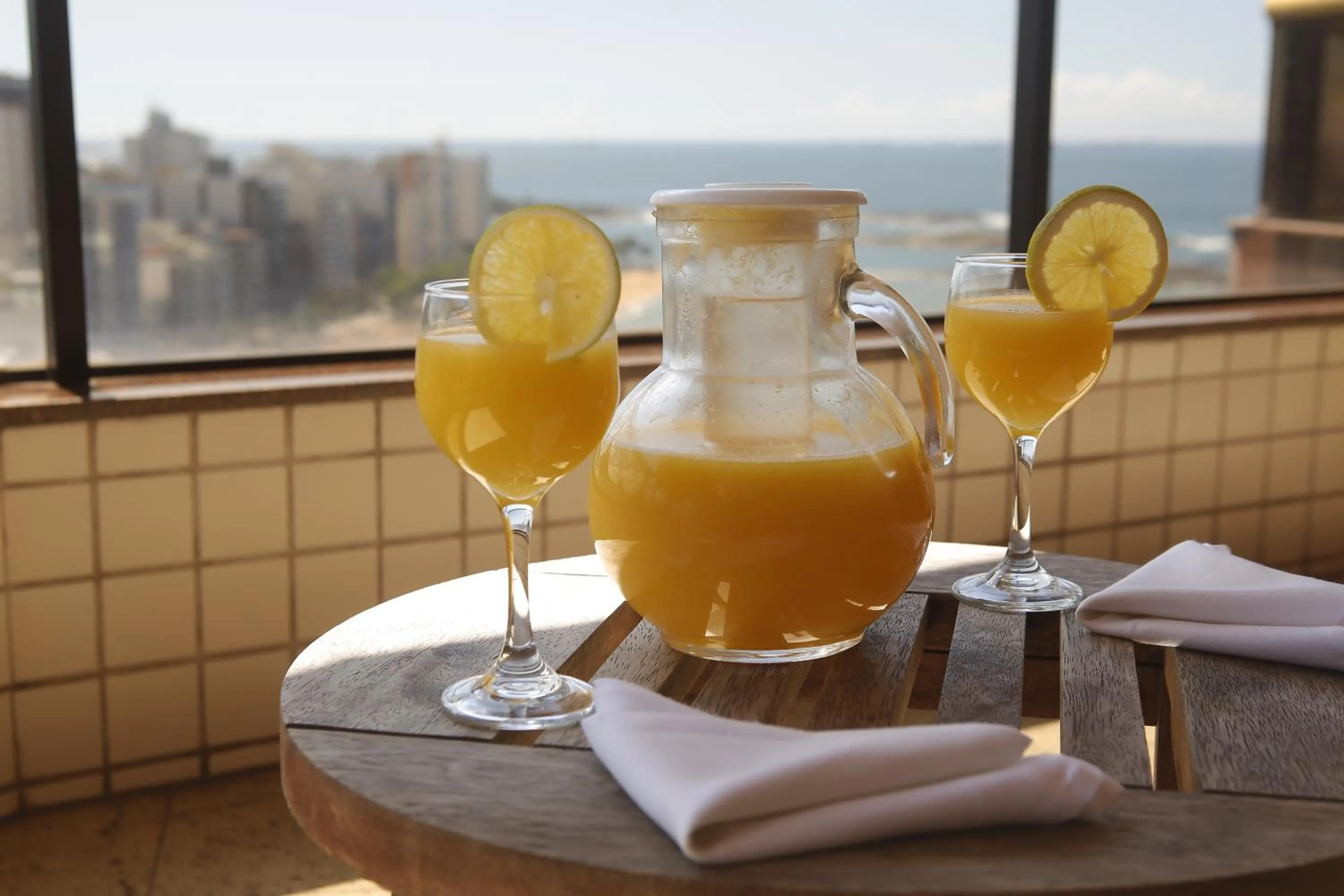 Coffee/tea facilities in Quality Suites Vila Velha