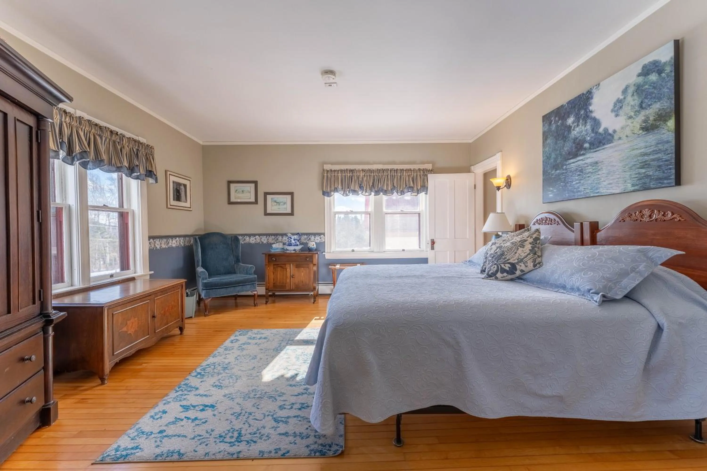 Bed in Dominion Hill Country Inn