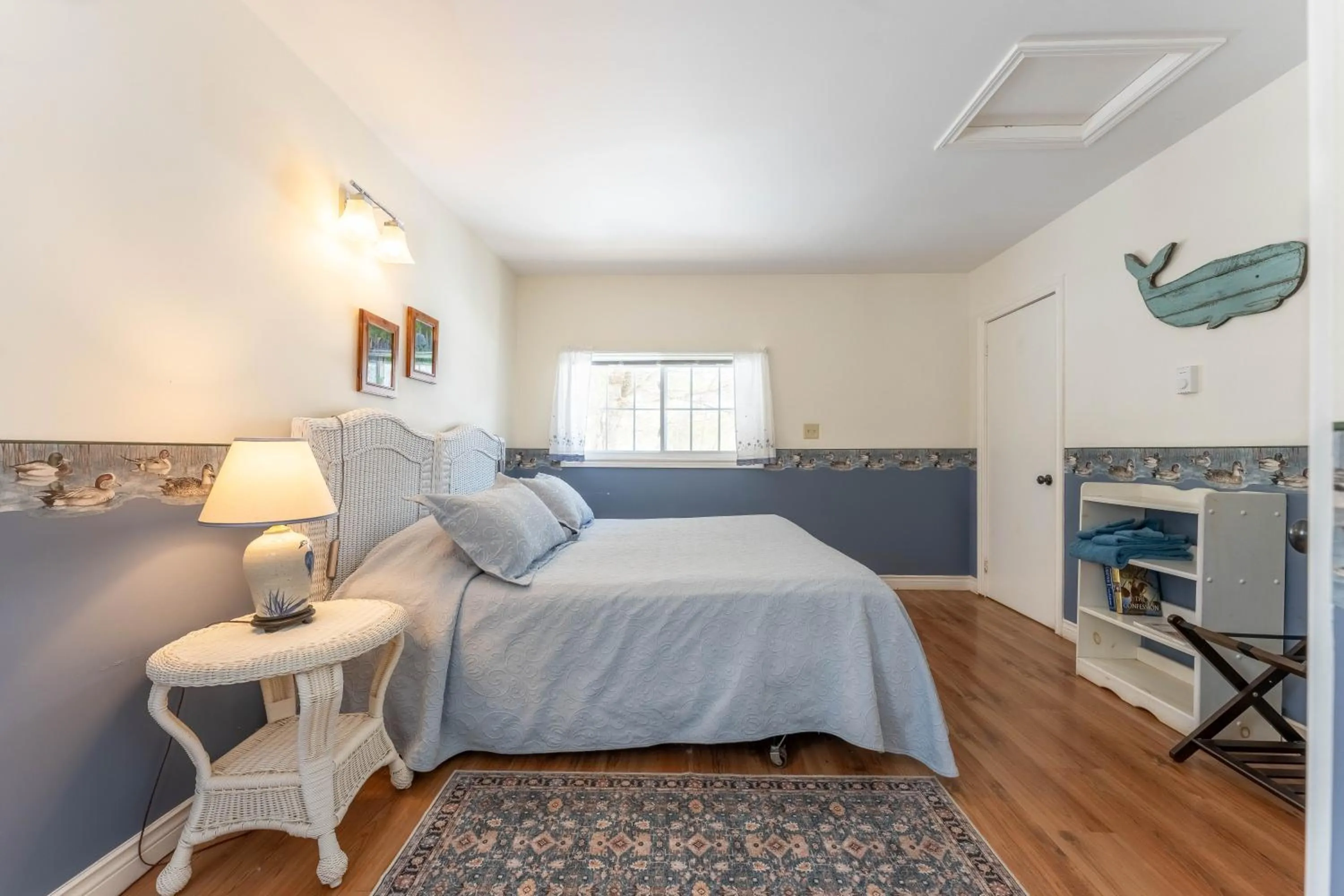 Bed in Dominion Hill Country Inn